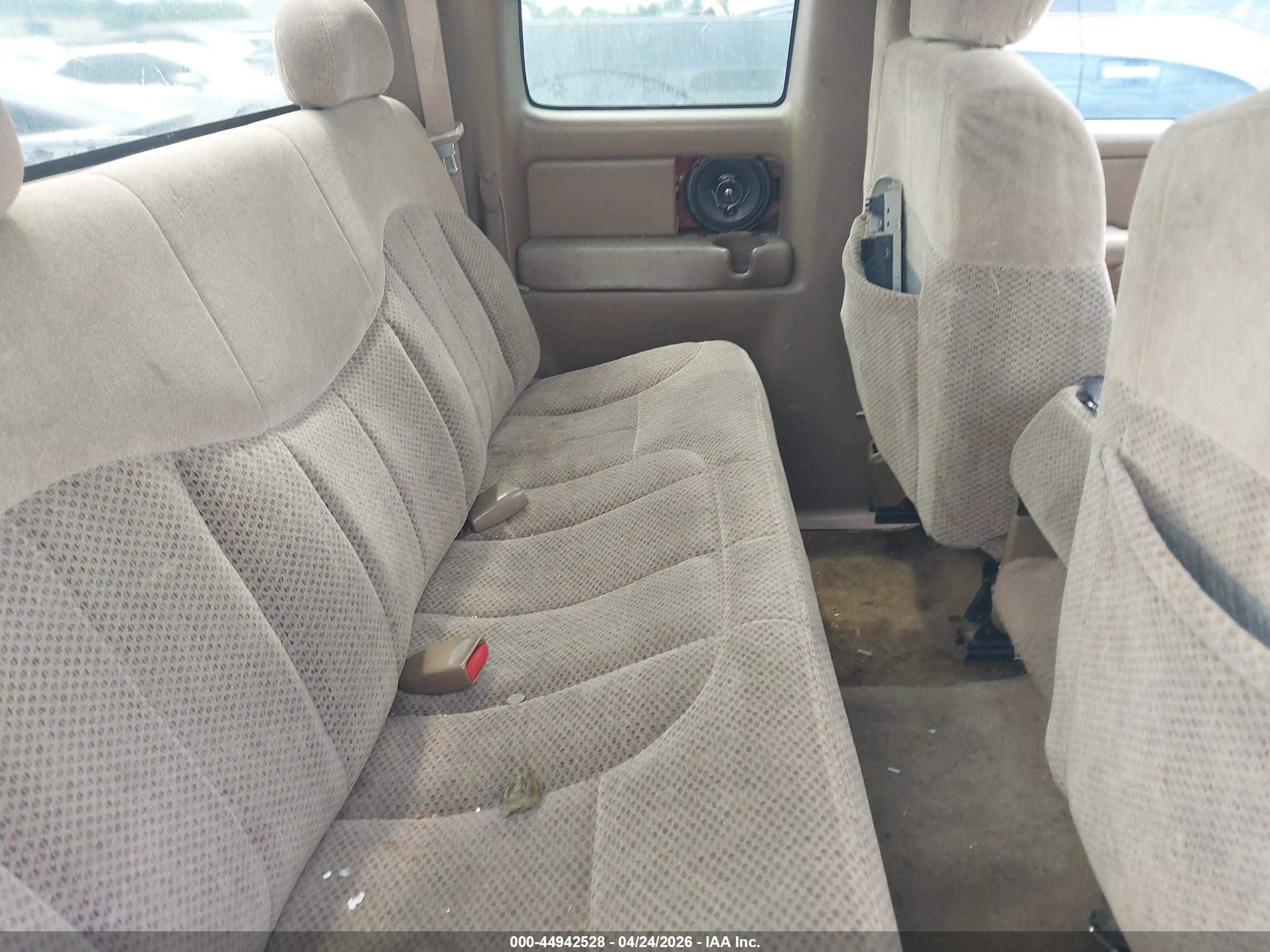 1999 Chevrolet Silverado 1500 Ls White vin: 2GCEC19T3X1252744