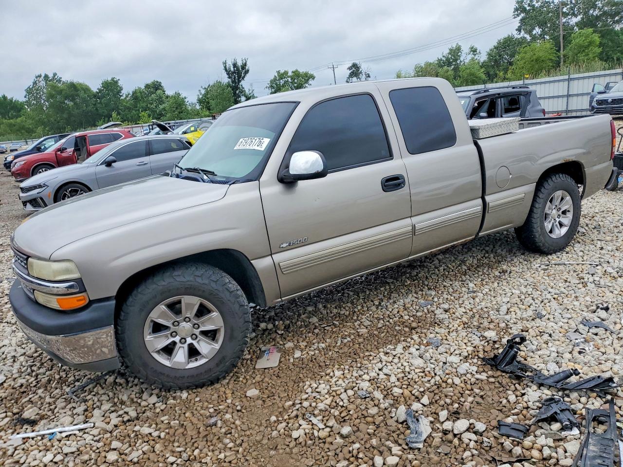 1999 Chevrolet Silverado C1500 Gold vin: 2GCEC19T3X1276154