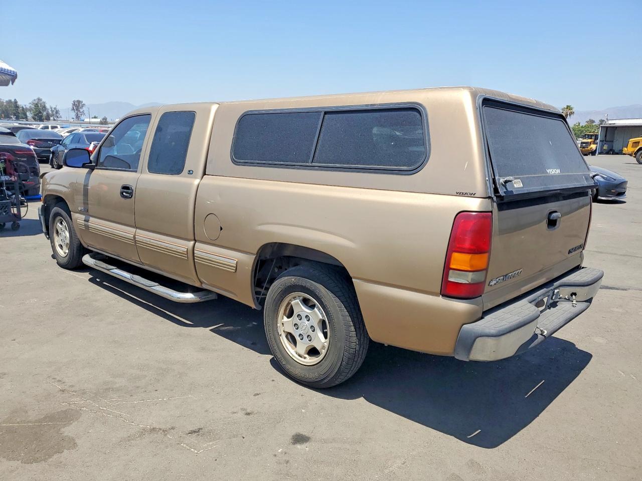 2000 Chevrolet Silverado C1500 Gold vin: 2GCEC19T3Y1232107