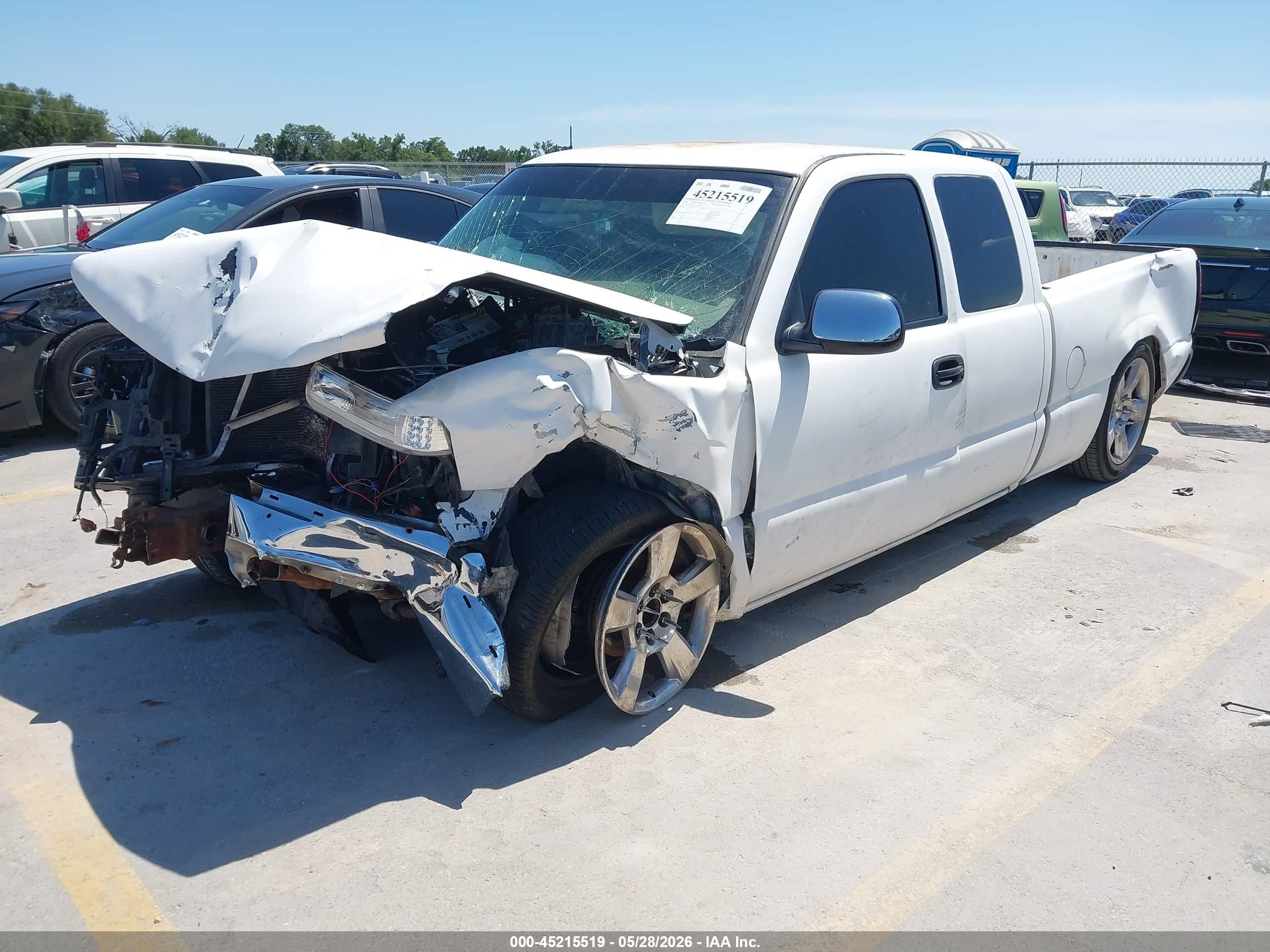 2001 Chevrolet Silverado 1500 Ls White vin: 2GCEC19T411178340