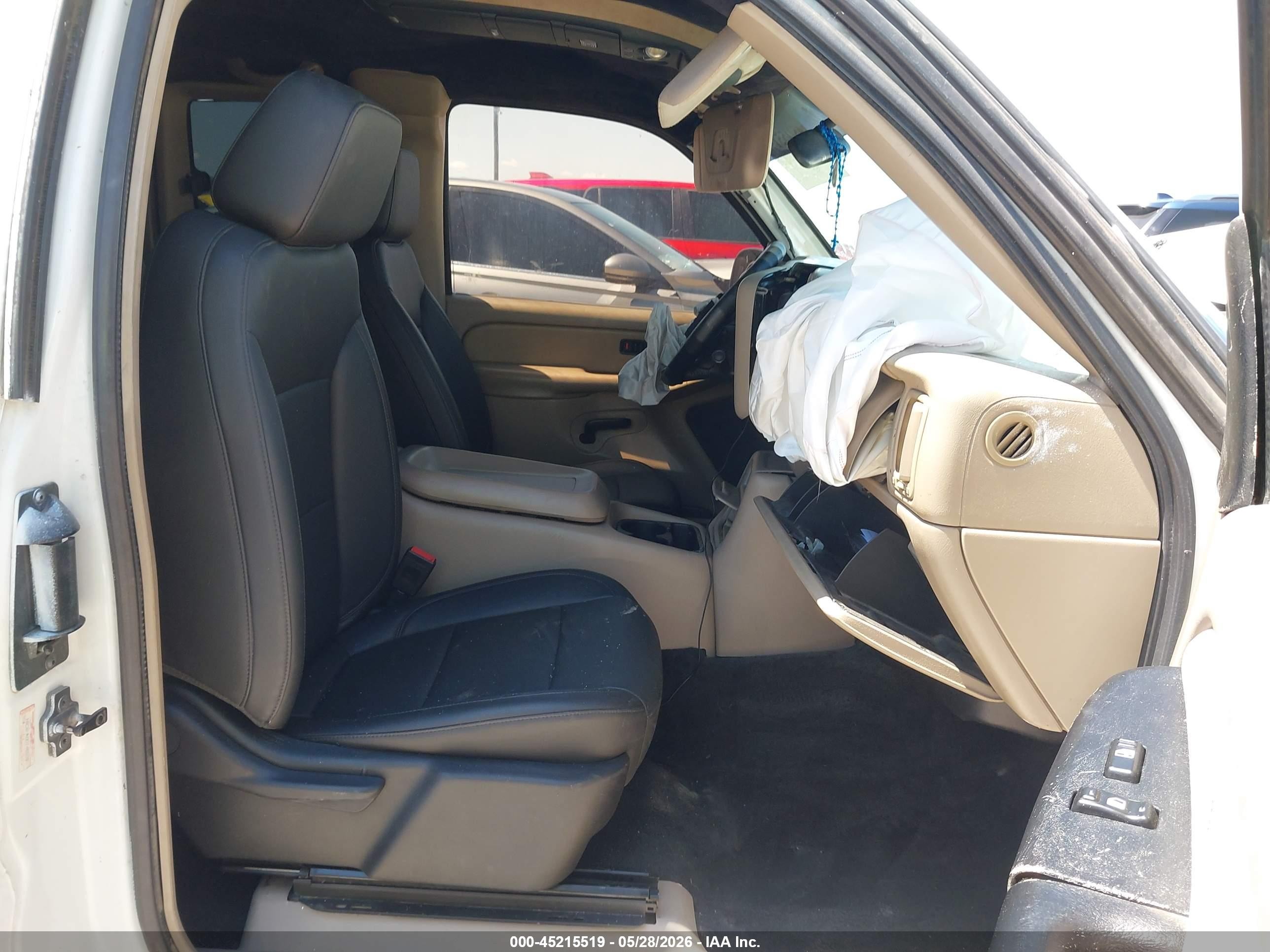2001 Chevrolet Silverado 1500 Ls White vin: 2GCEC19T411178340