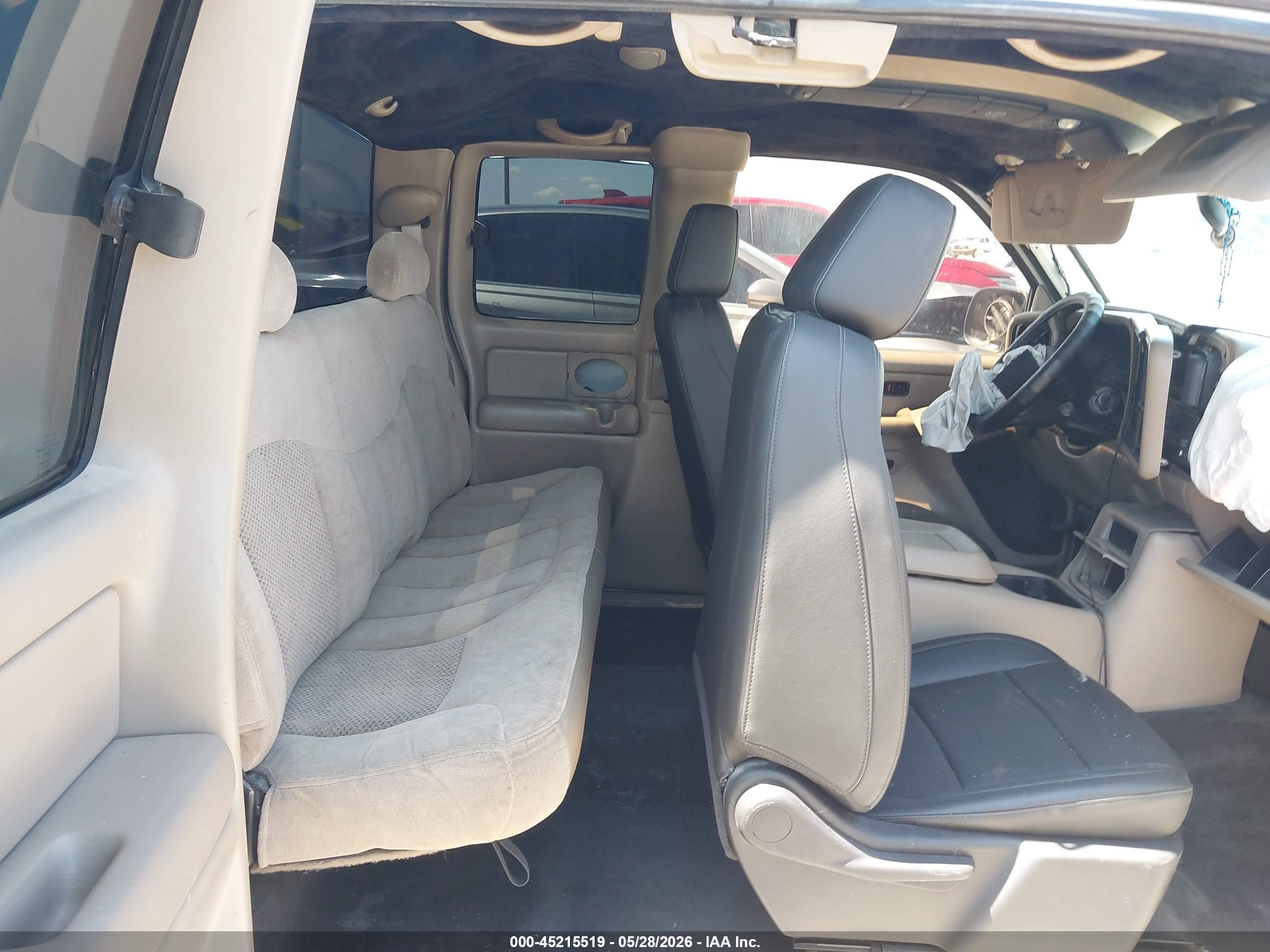 2001 Chevrolet Silverado 1500 Ls White vin: 2GCEC19T411178340