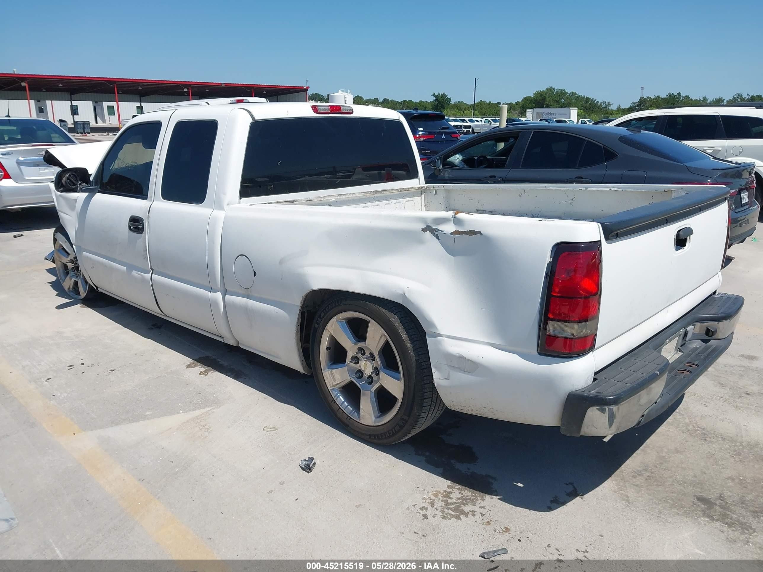 2001 Chevrolet Silverado 1500 Ls White vin: 2GCEC19T411178340