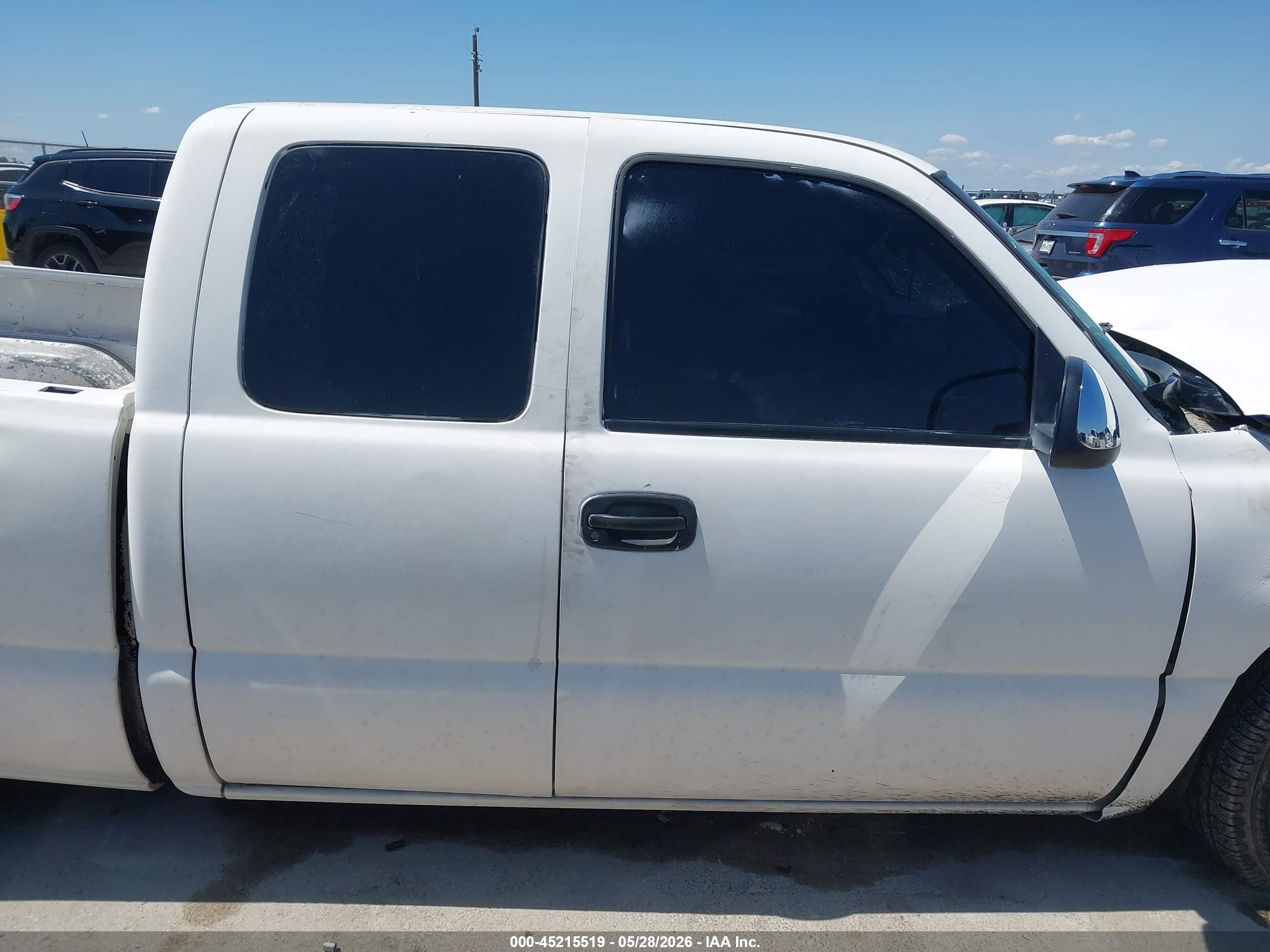 2001 Chevrolet Silverado 1500 Ls White vin: 2GCEC19T411178340