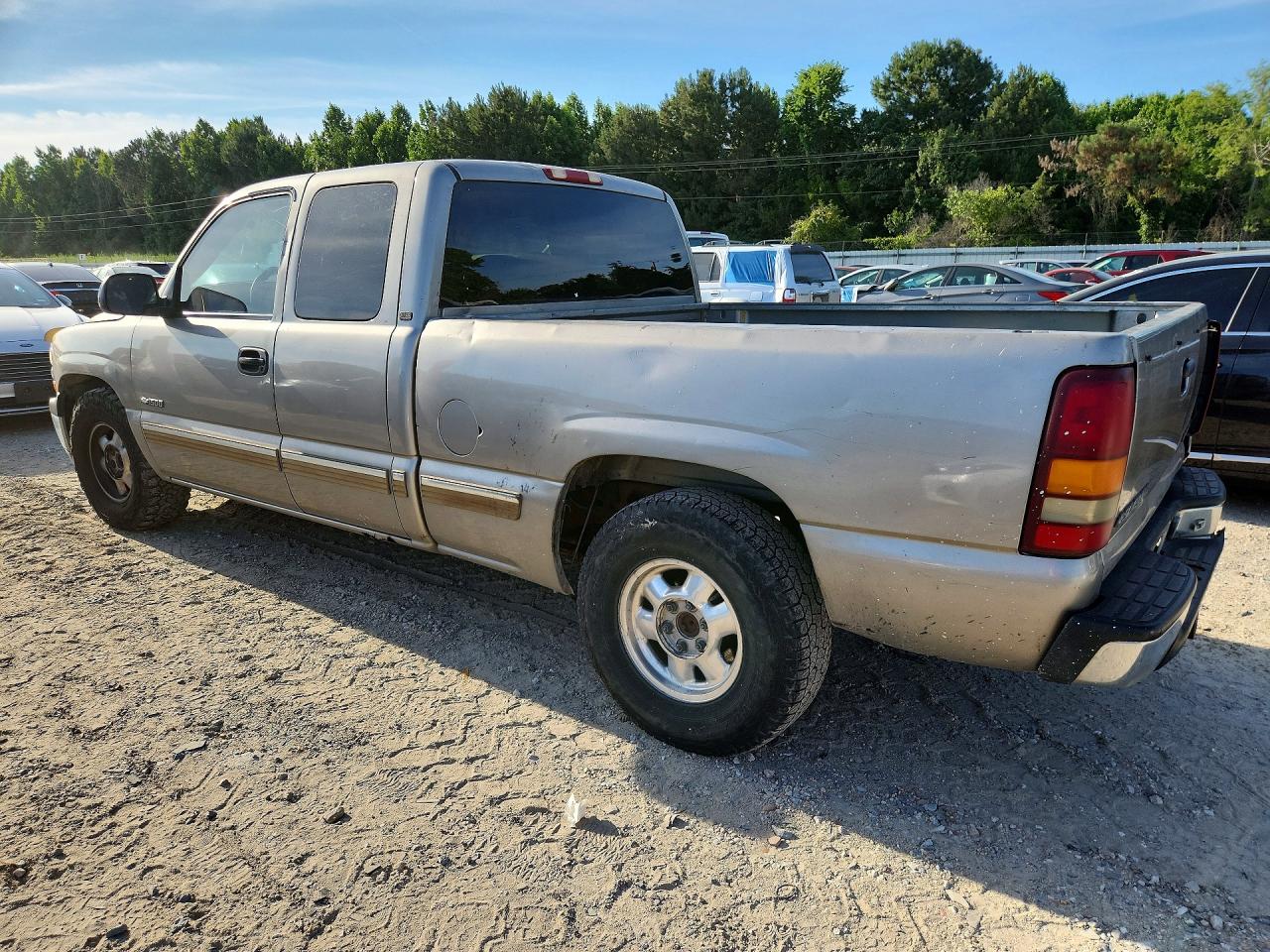 2001 Chevrolet Silverado C1500 Бежевый vin: 2GCEC19T411236155