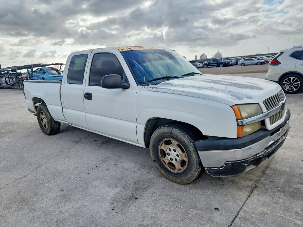 2003 Chevrolet Silverado C1500 White vin: 2GCEC19T431149391