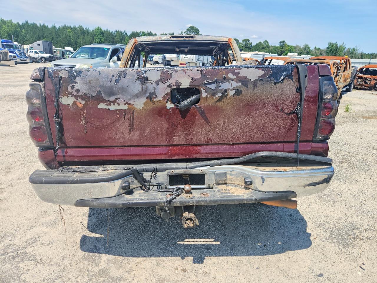 2003 Chevrolet Silverado C1500 Burn vin: 2GCEC19T431218094