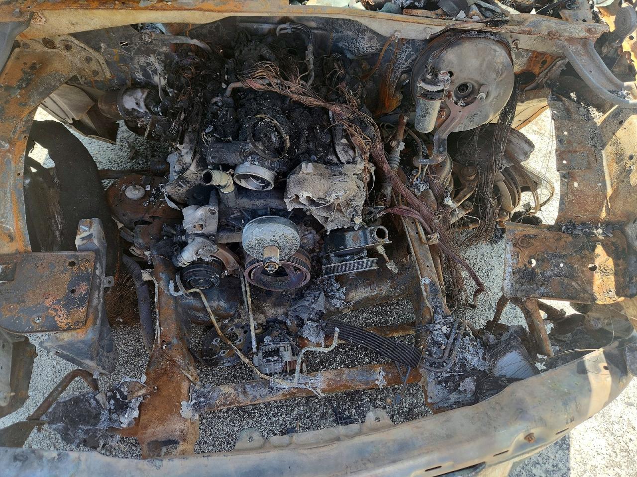 2003 Chevrolet Silverado C1500 Burn vin: 2GCEC19T431218094