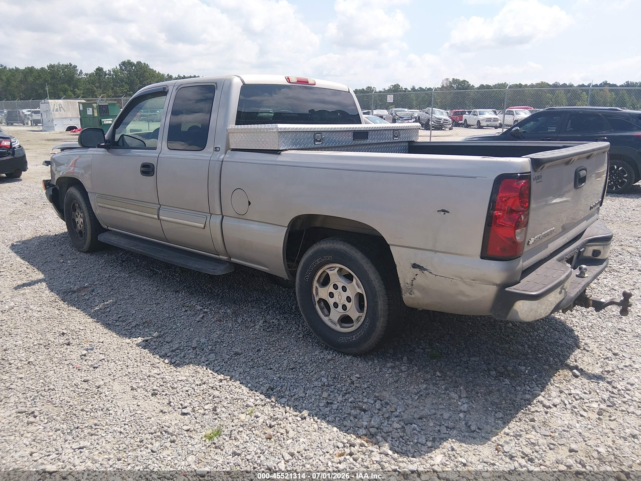 2004 Chevrolet Silverado 1500 Ls Silver vin: 2GCEC19T441136304