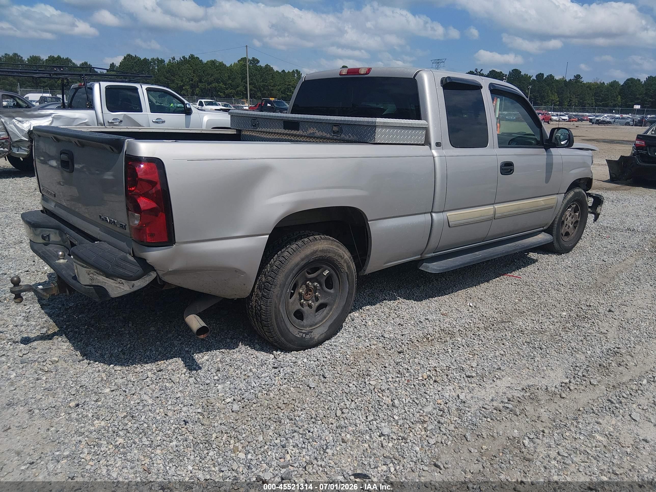 2004 Chevrolet Silverado 1500 Ls Silver vin: 2GCEC19T441136304