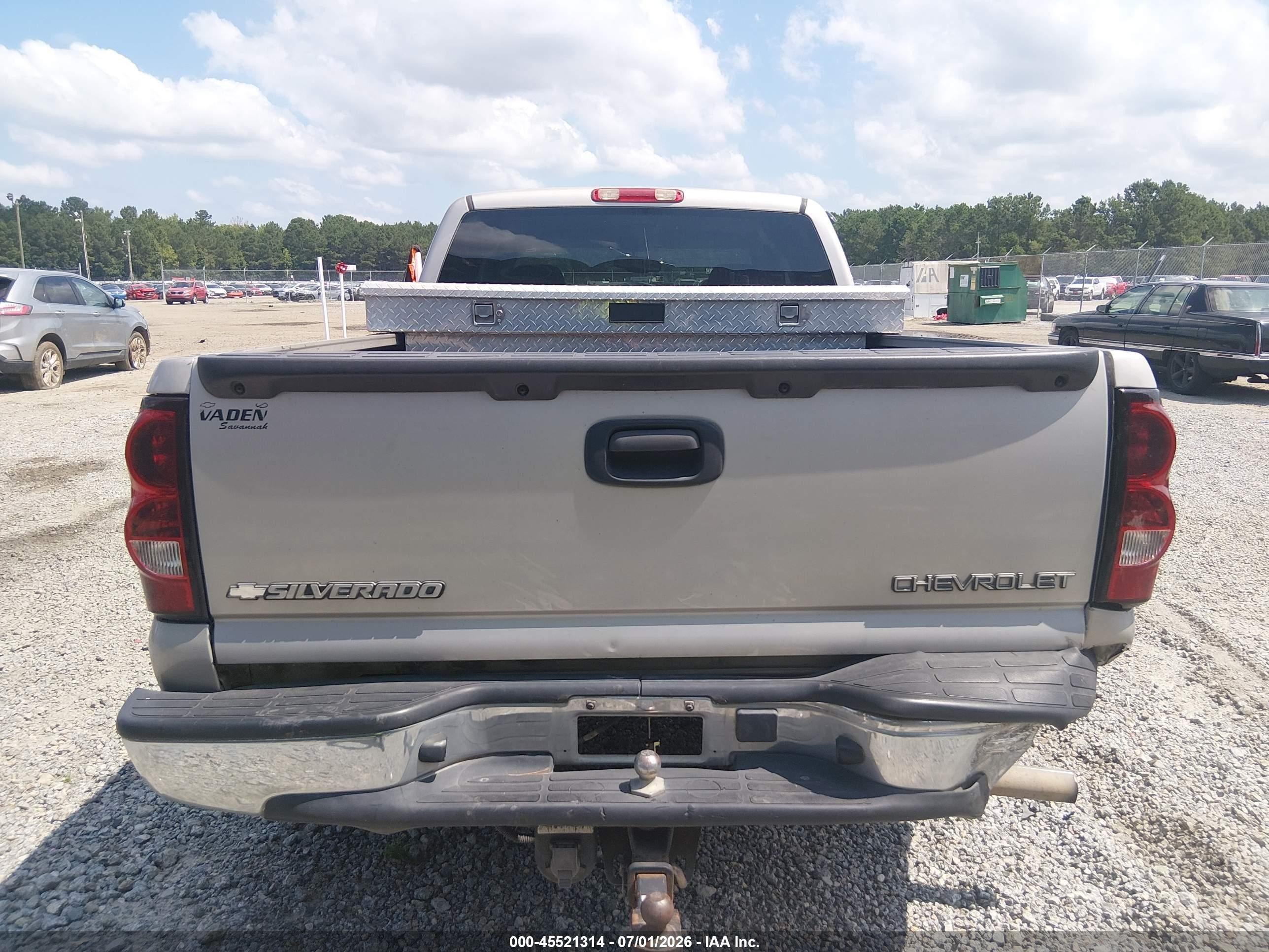2004 Chevrolet Silverado 1500 Ls Silver vin: 2GCEC19T441136304