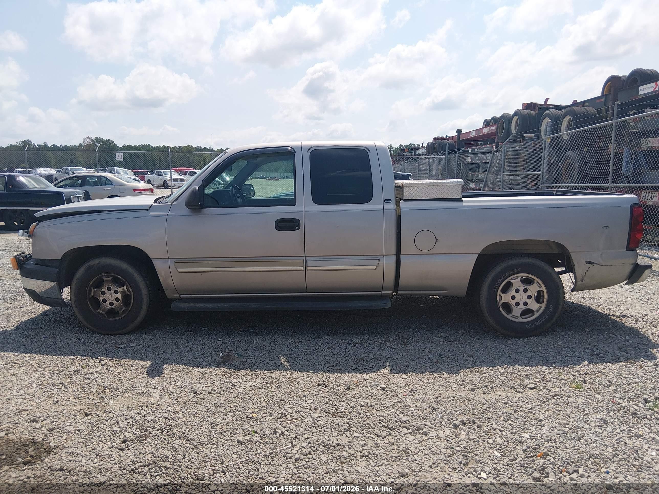 2004 Chevrolet Silverado 1500 Ls Silver vin: 2GCEC19T441136304