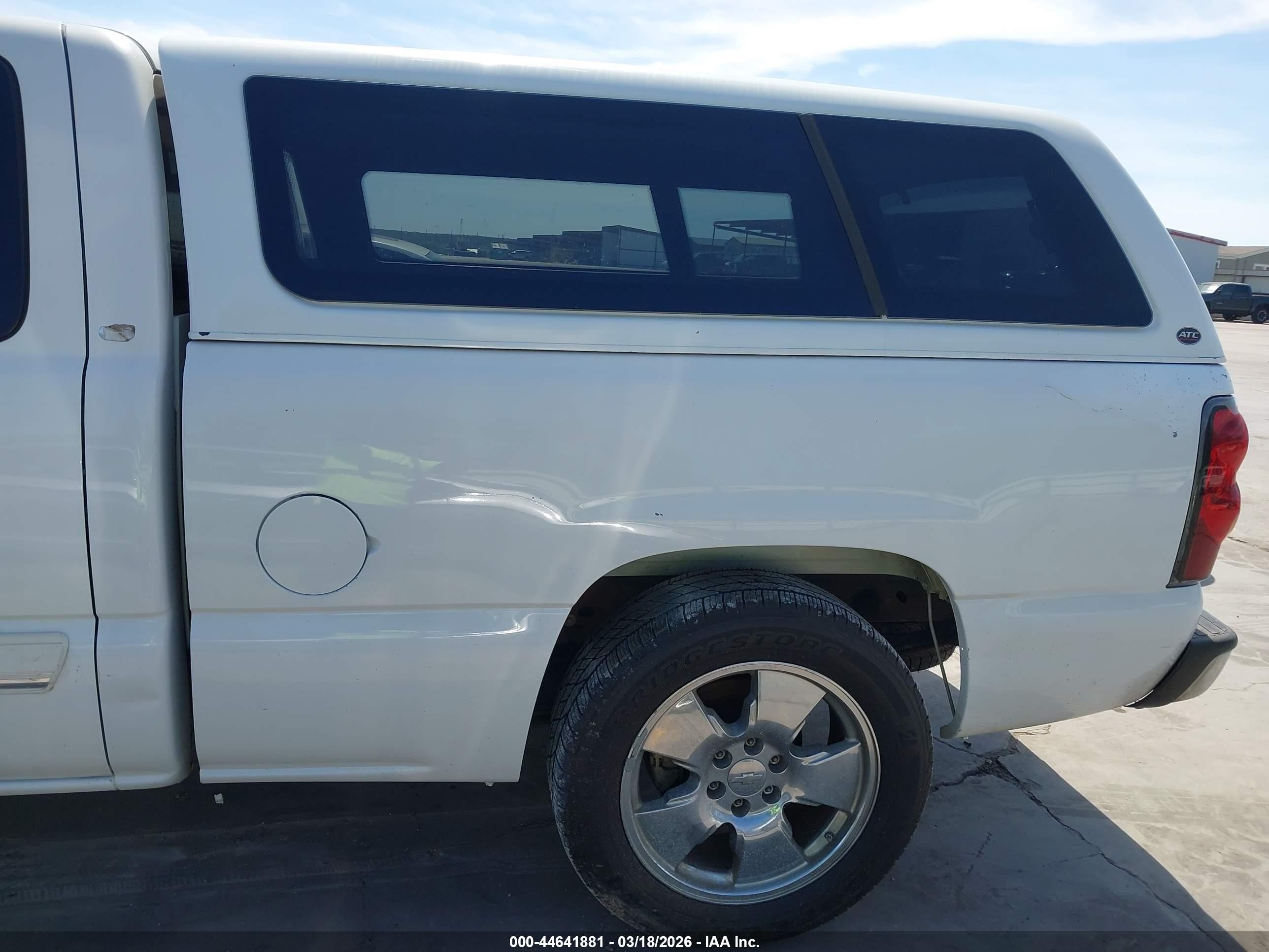 2004 Chevrolet Silverado 1500 Ls White vin: 2GCEC19T441231865