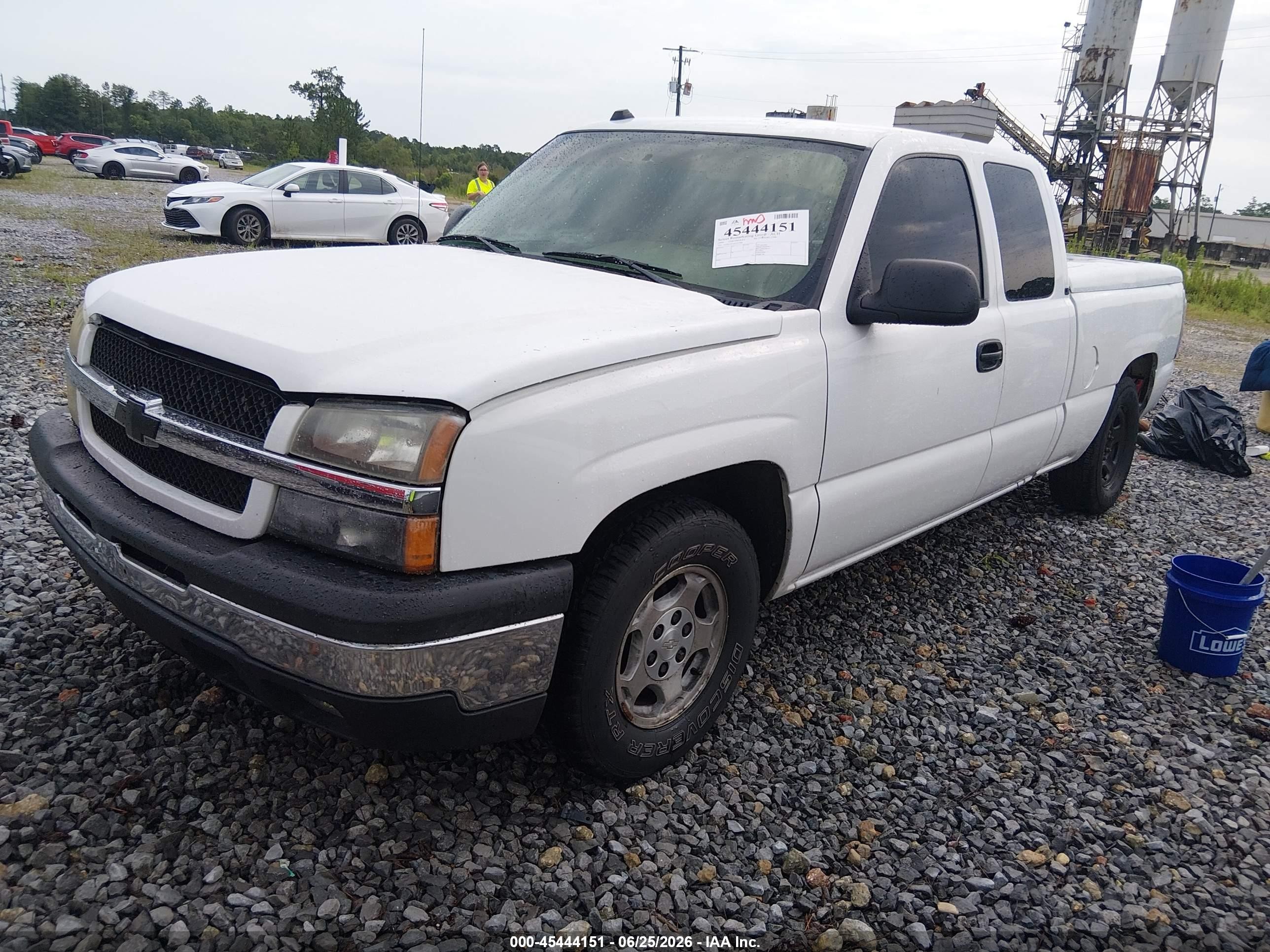 2004 Chevrolet Silverado 1500 Ls White vin: 2GCEC19T441347308