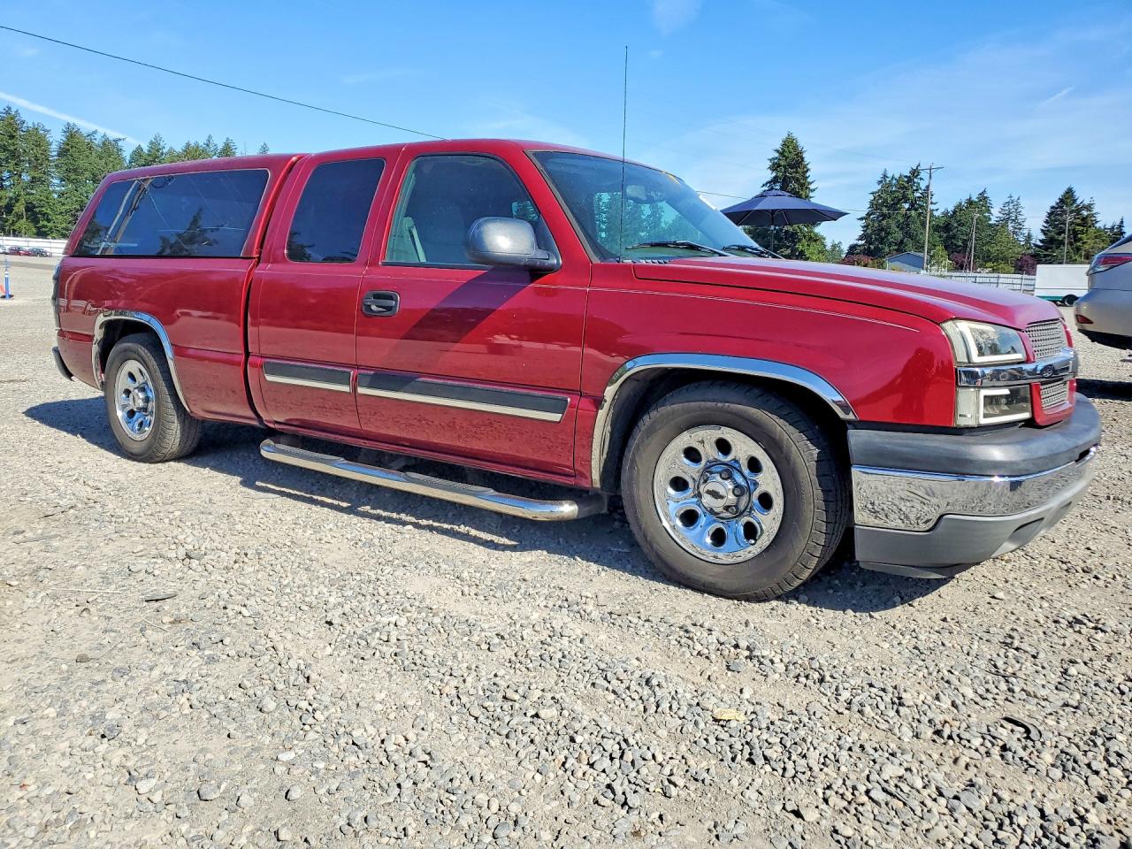 2005 Chevrolet Silverado C1500 Red vin: 2GCEC19T451294790