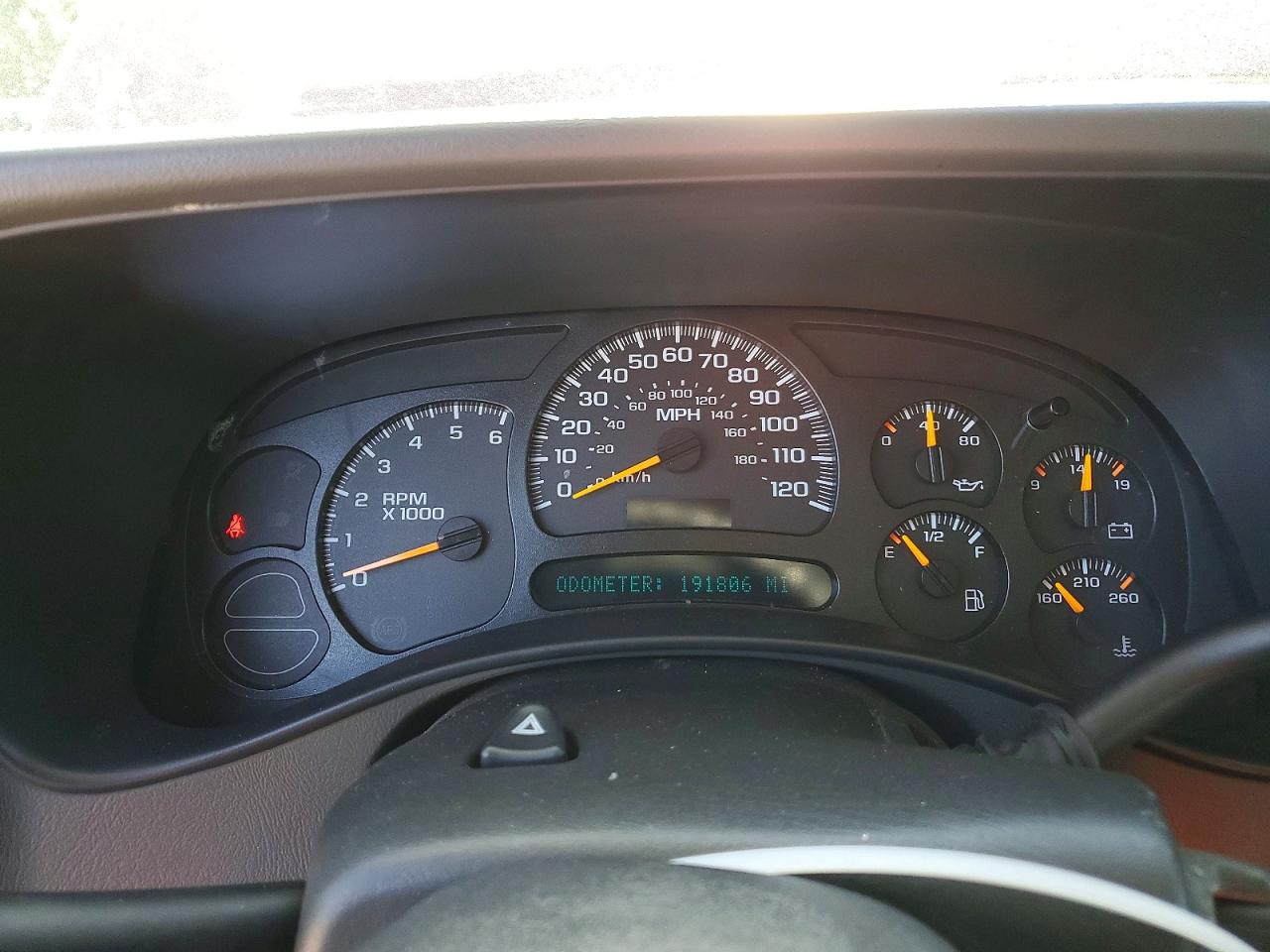 2005 Chevrolet Silverado C1500 Red vin: 2GCEC19T451294790