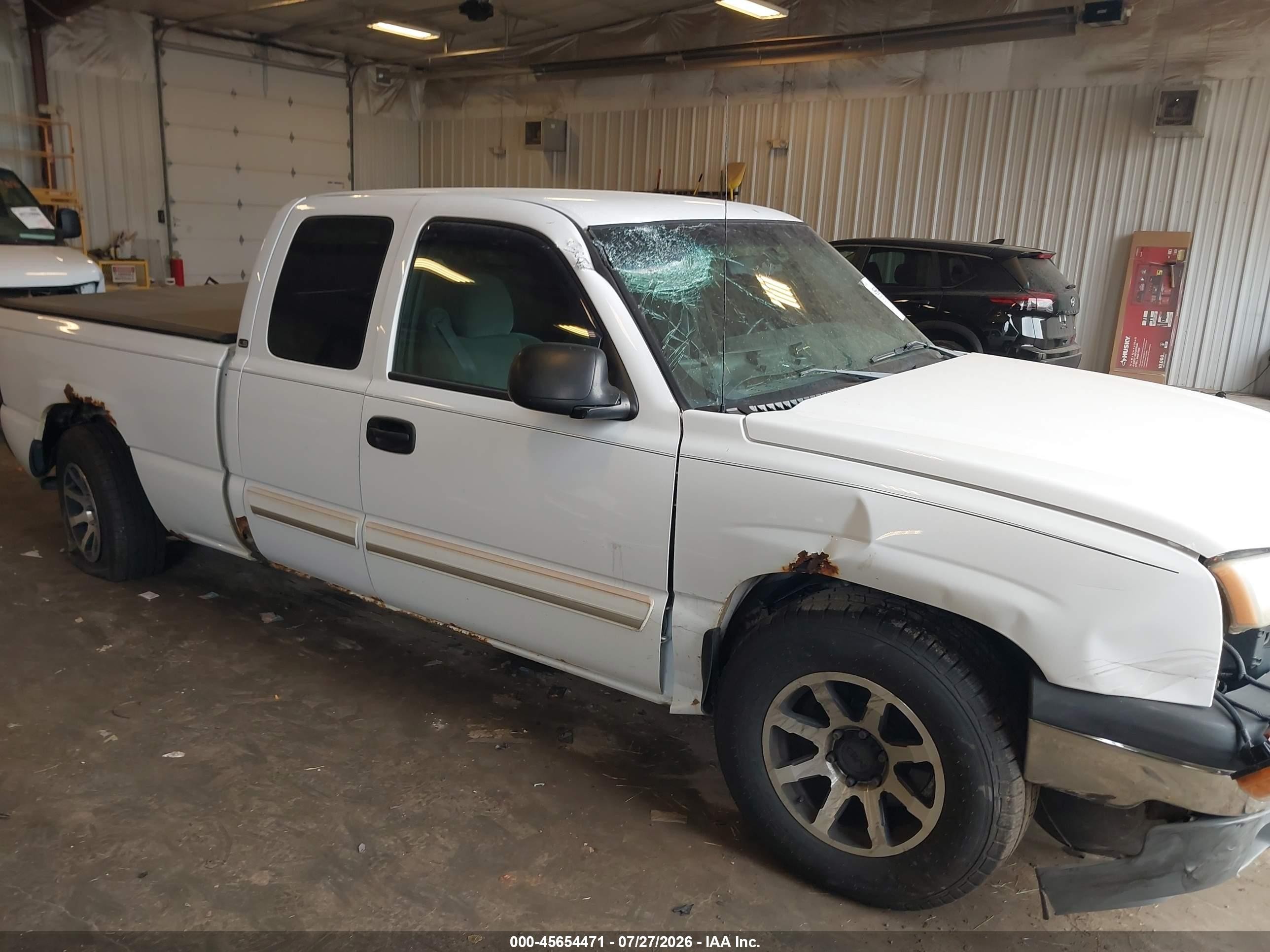 2005 Chevrolet Silverado 1500 Ls White vin: 2GCEC19T451299181