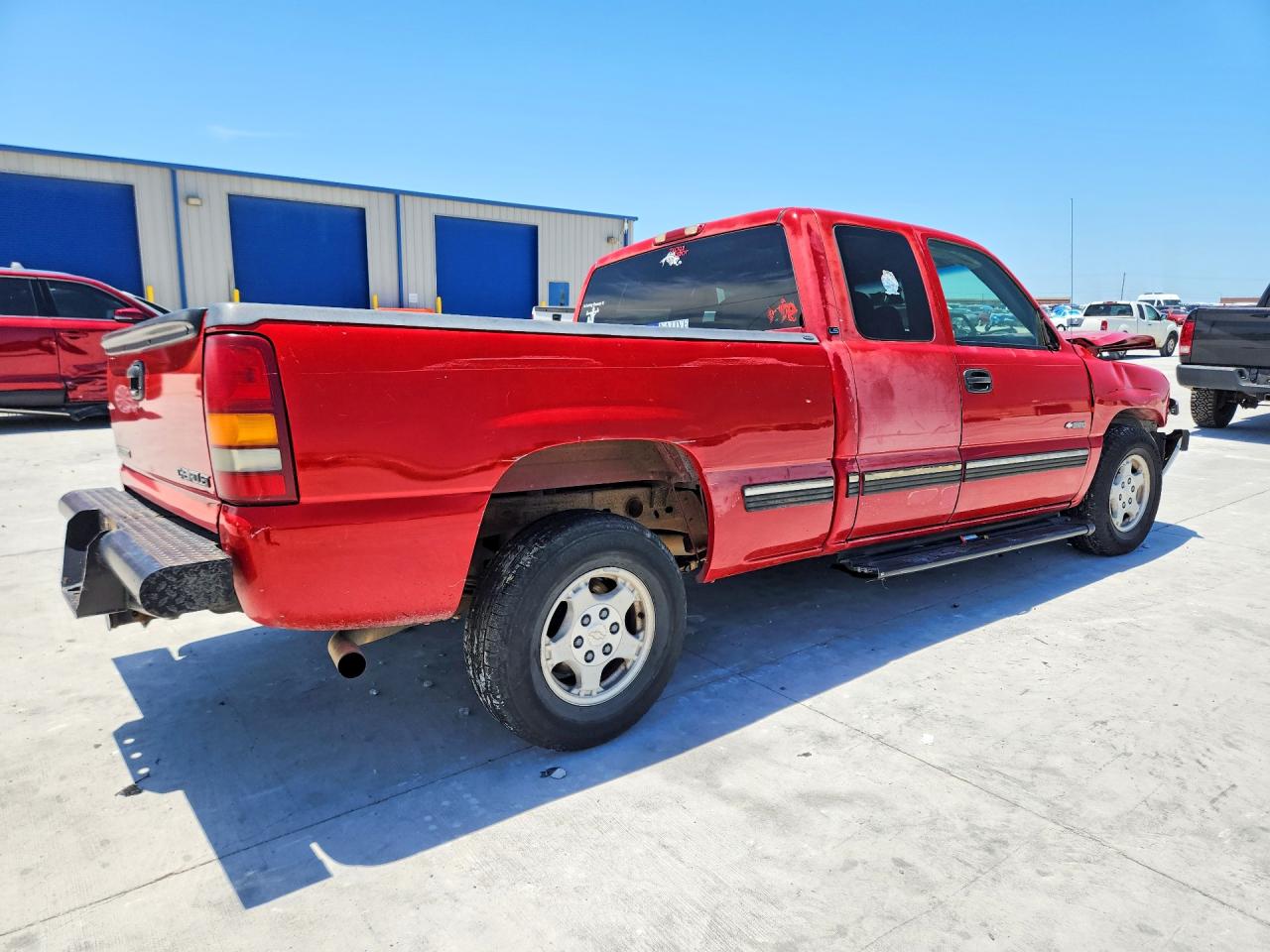 1999 Chevrolet Silverado C1500 Red vin: 2GCEC19T4X1230655