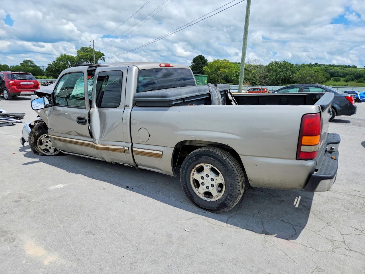 2001 Chevrolet Silverado C1500 Beige vin: 2GCEC19T511138722