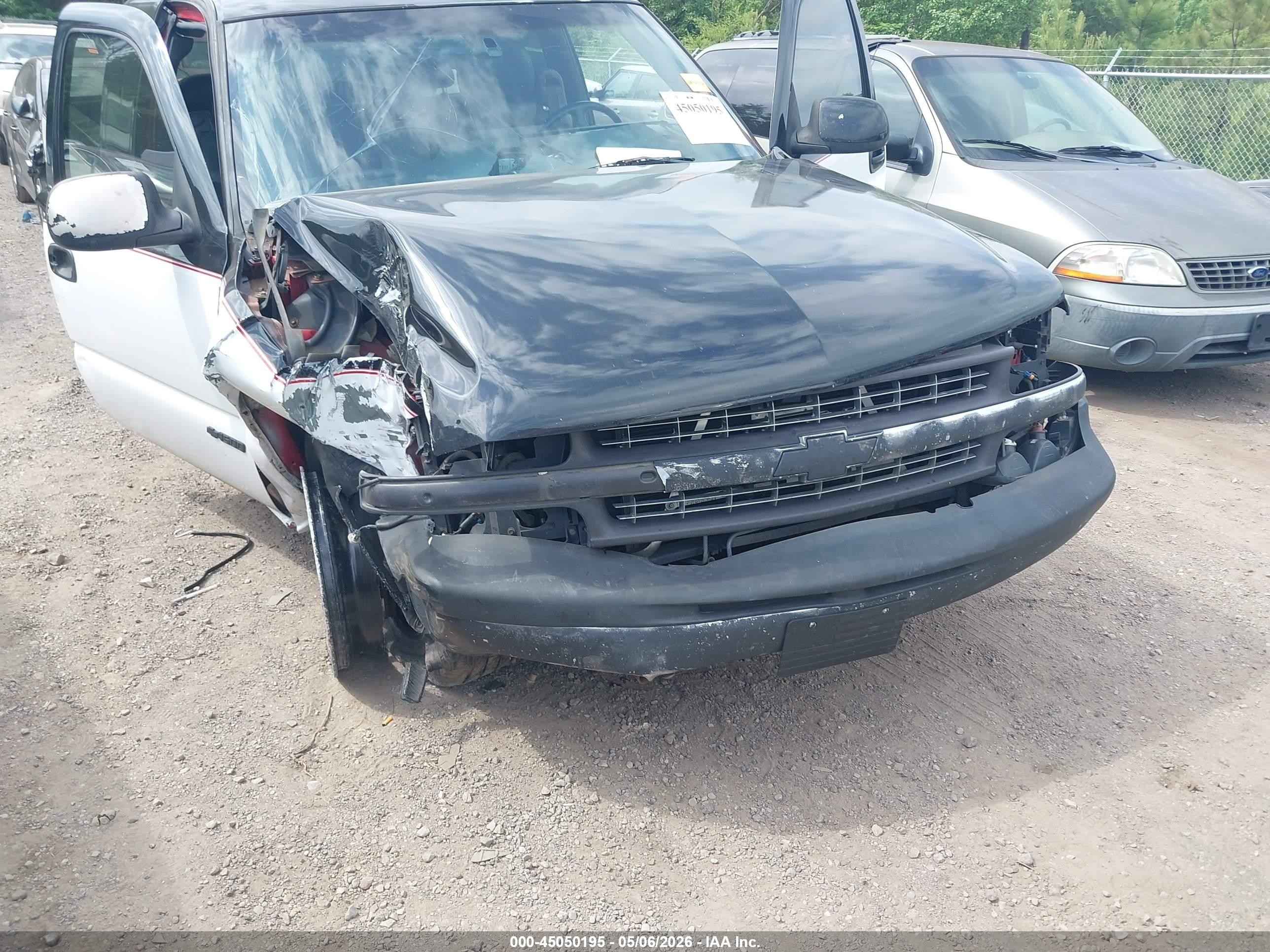 2002 Chevrolet Silverado 1500 Ls White vin: 2GCEC19T521273782