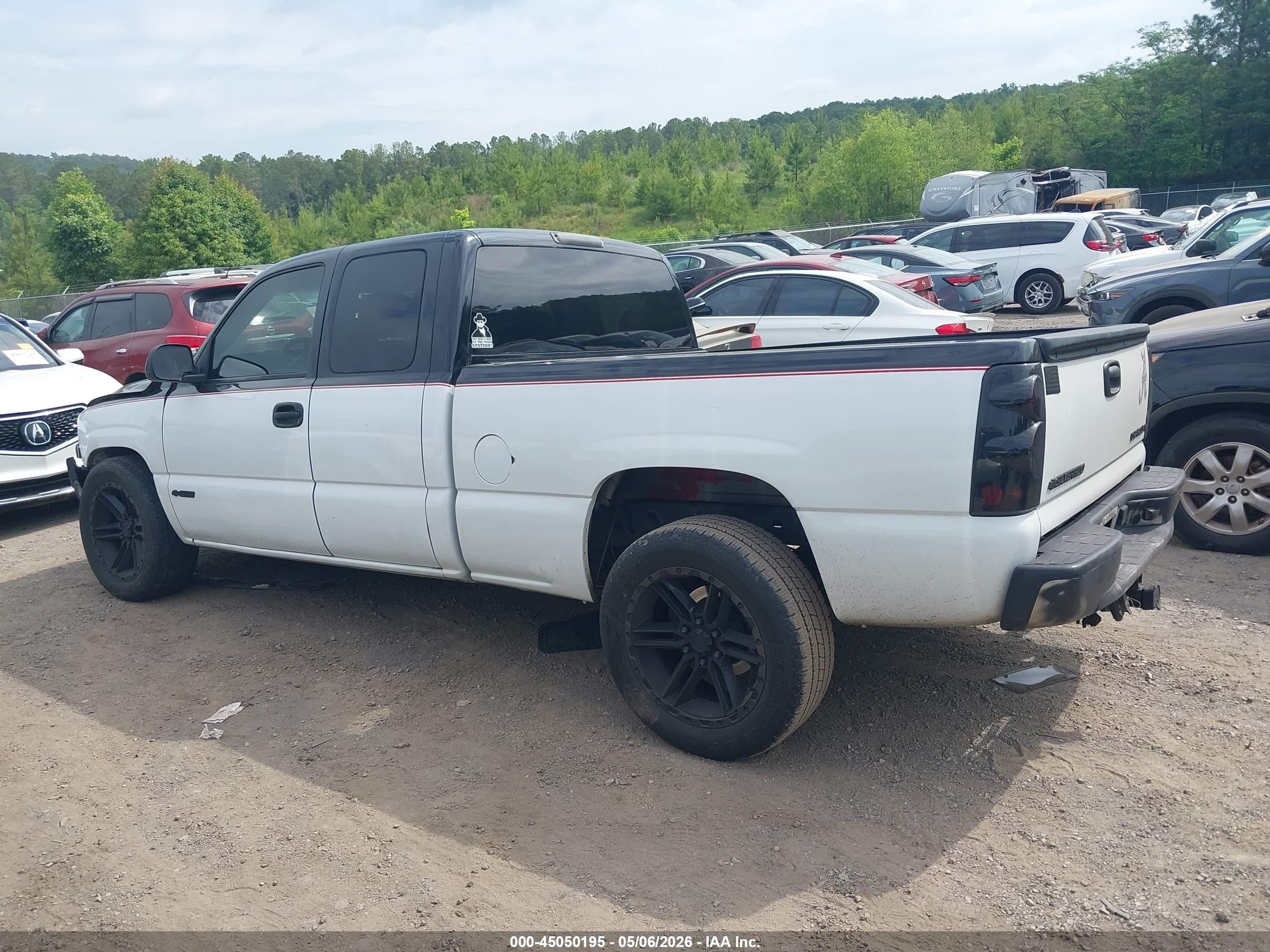 2002 Chevrolet Silverado 1500 Ls White vin: 2GCEC19T521273782