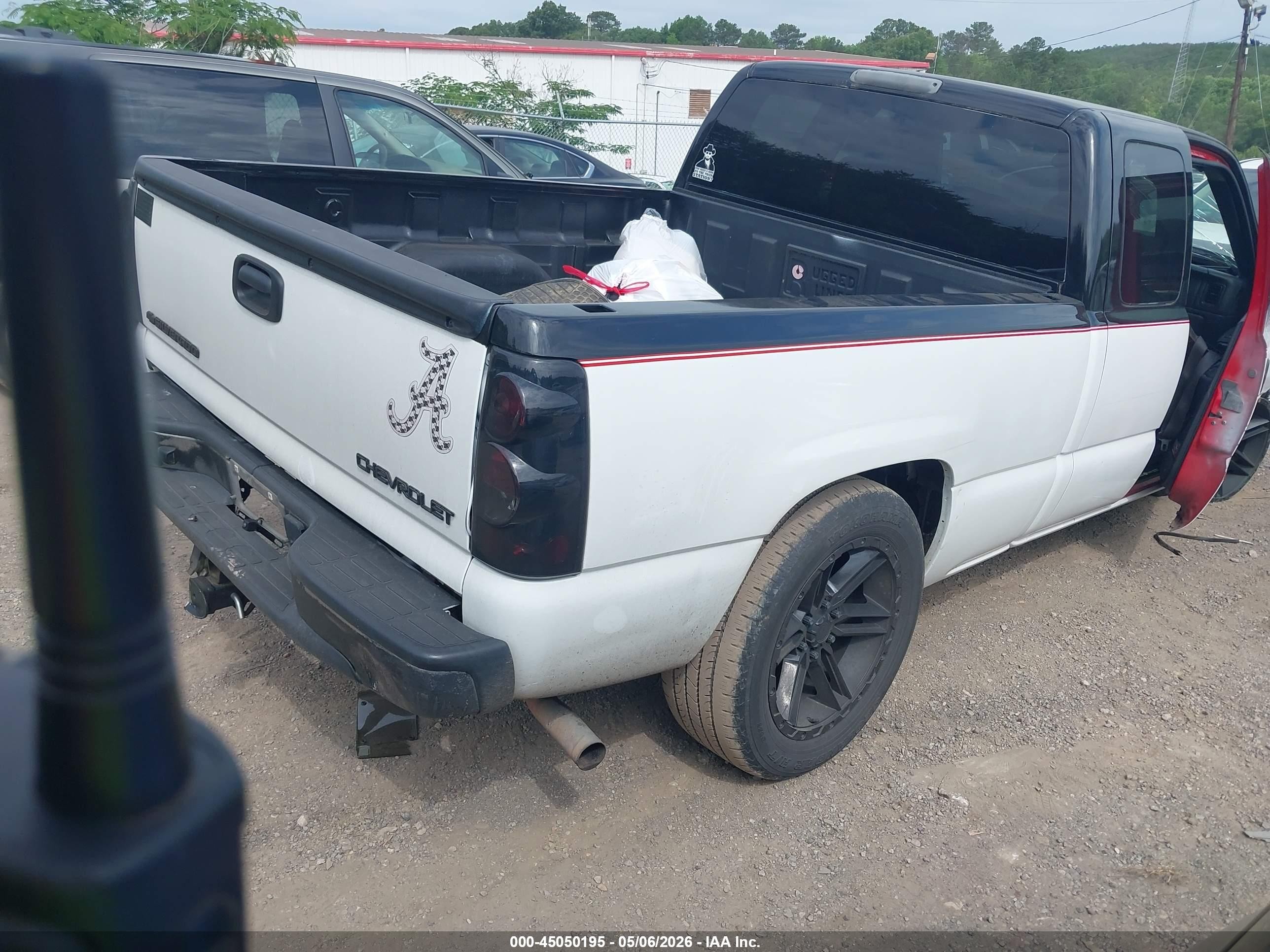 2002 Chevrolet Silverado 1500 Ls White vin: 2GCEC19T521273782