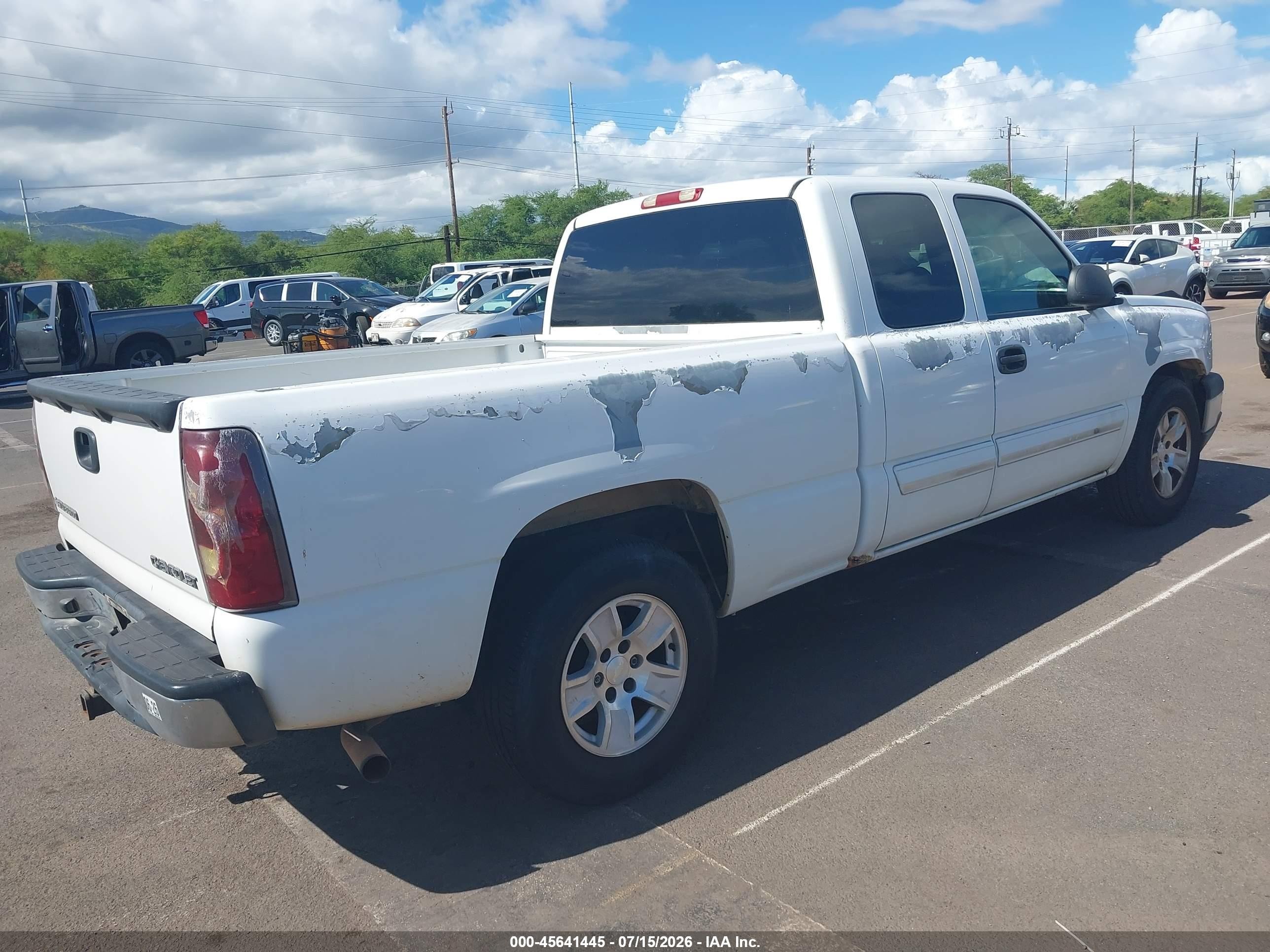 2003 Chevrolet Silverado 1500 Ls Белый vin: 2GCEC19T531147469