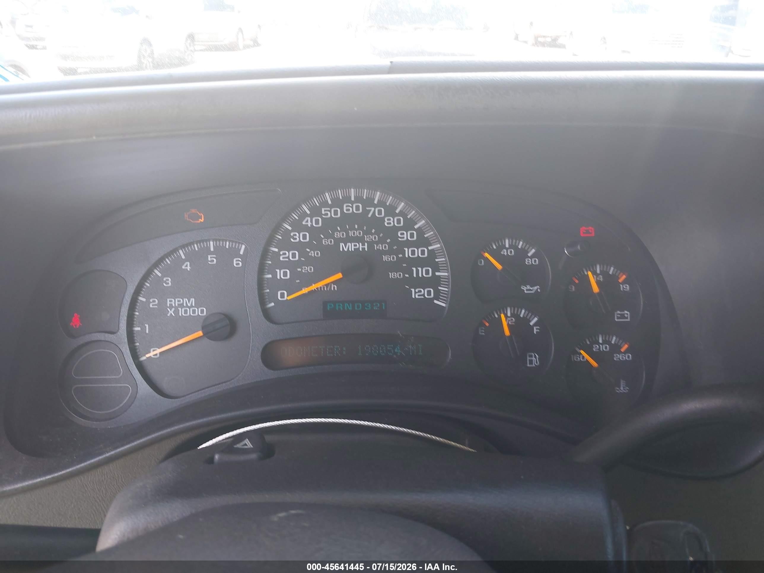 2003 Chevrolet Silverado 1500 Ls Белый vin: 2GCEC19T531147469