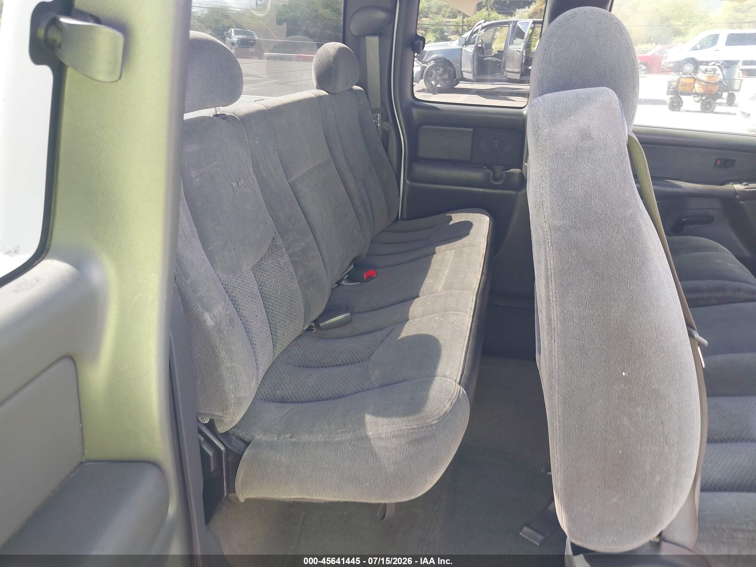 2003 Chevrolet Silverado 1500 Ls Белый vin: 2GCEC19T531147469