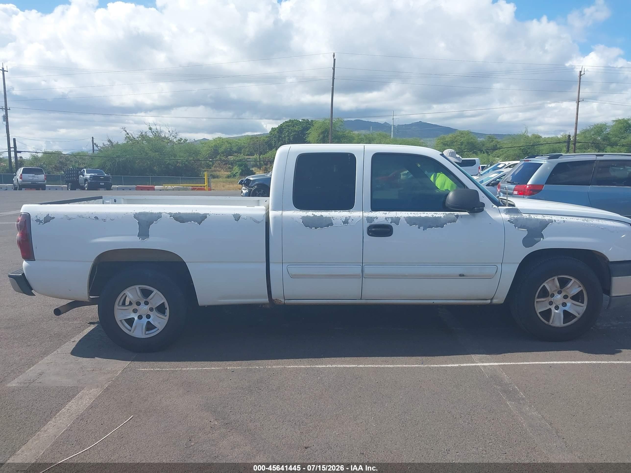 2003 Chevrolet Silverado 1500 Ls Белый vin: 2GCEC19T531147469
