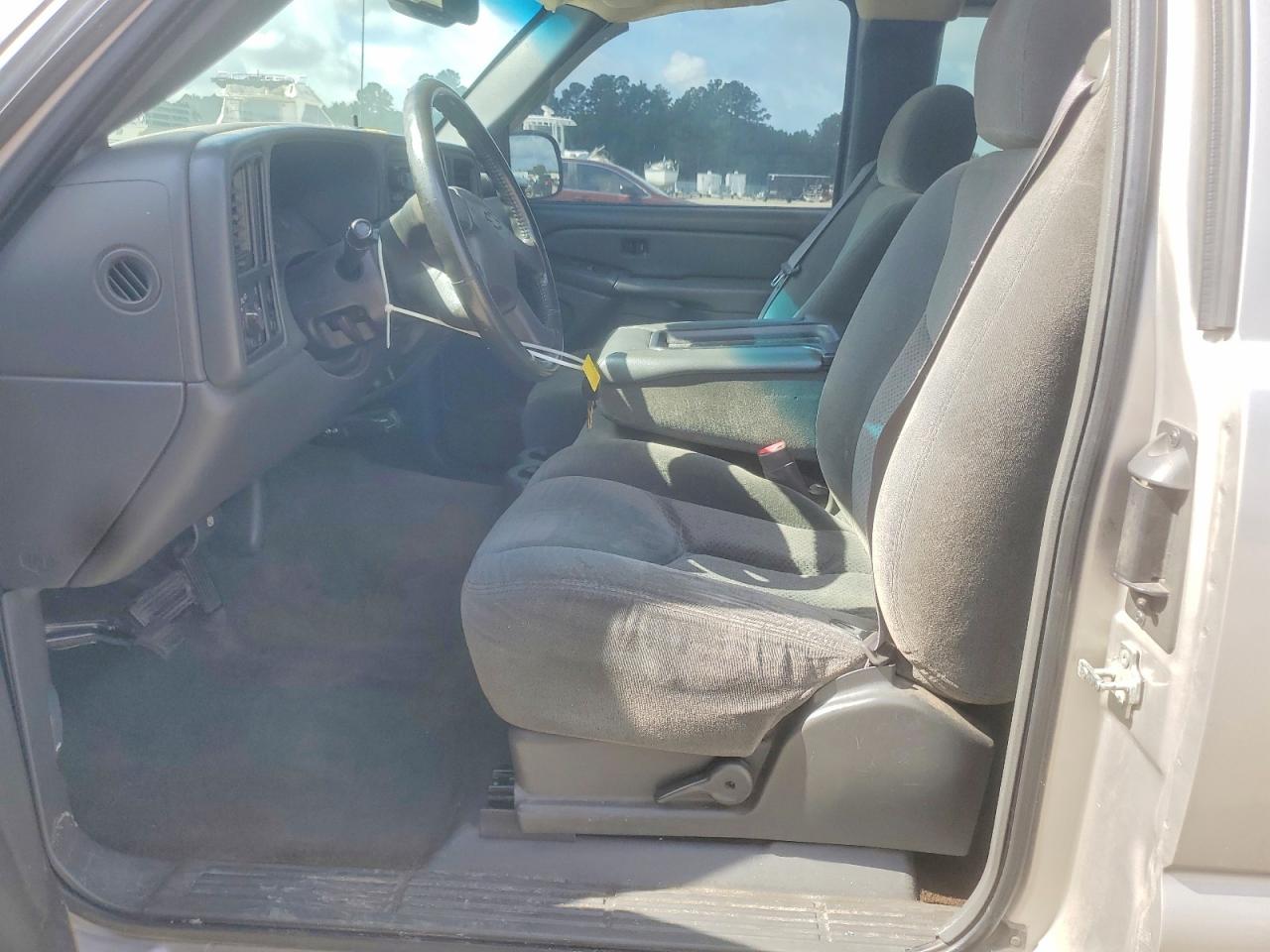 2003 Chevrolet Silverado C1500 Beige vin: 2GCEC19T531372412