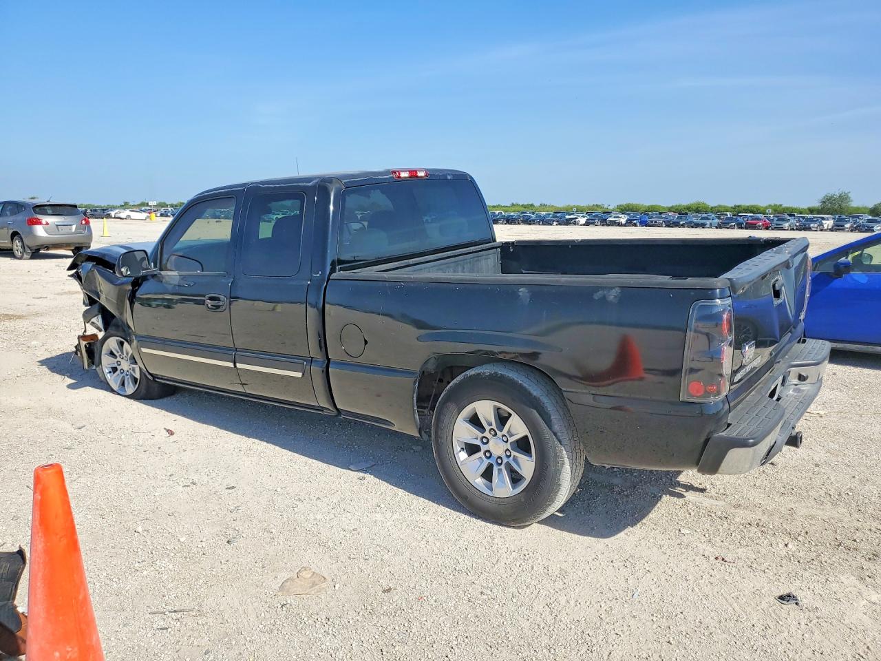 2004 Chevrolet Silverado C1500 Black vin: 2GCEC19T541173202