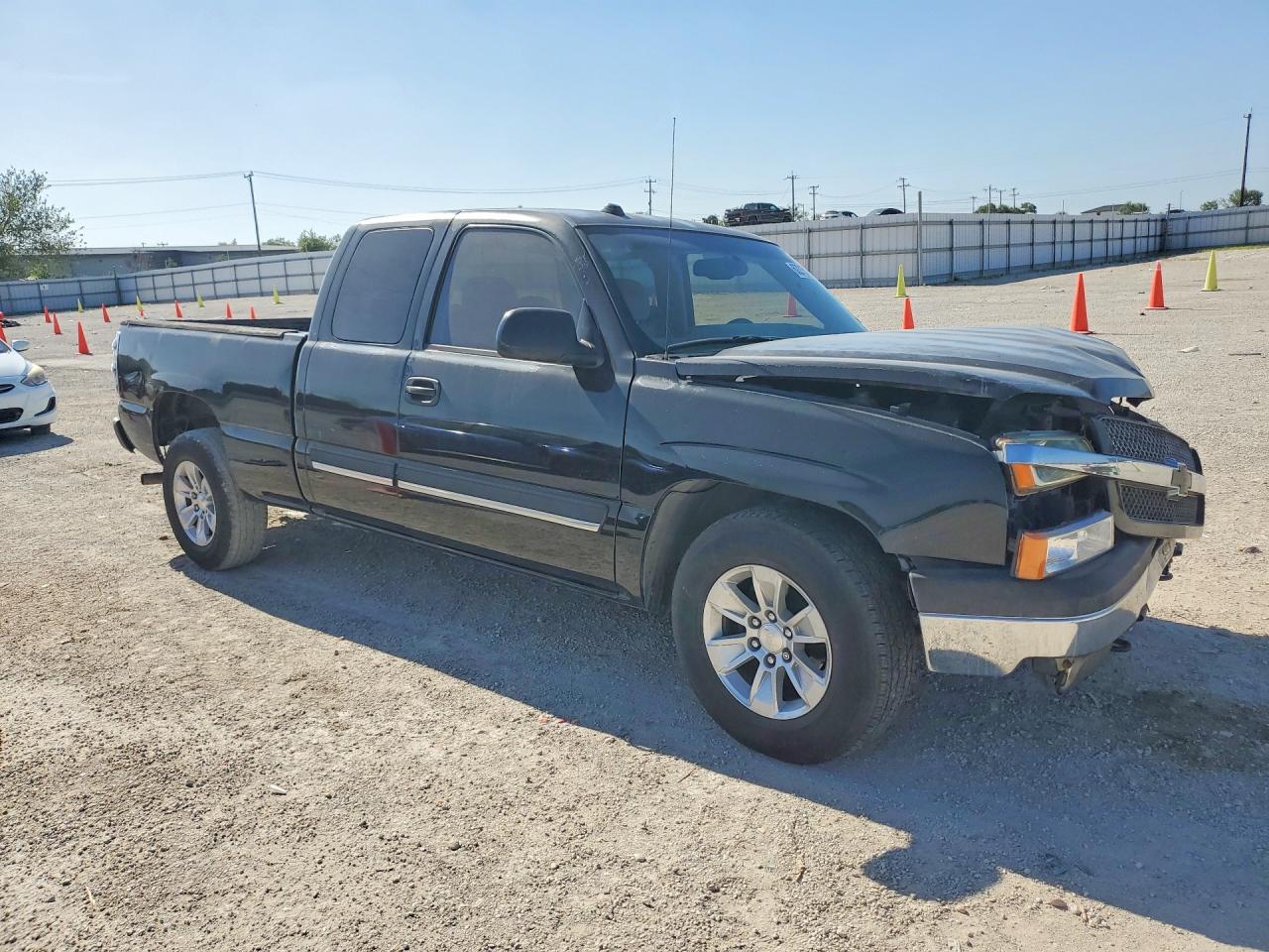 2004 Chevrolet Silverado C1500 Black vin: 2GCEC19T541173202