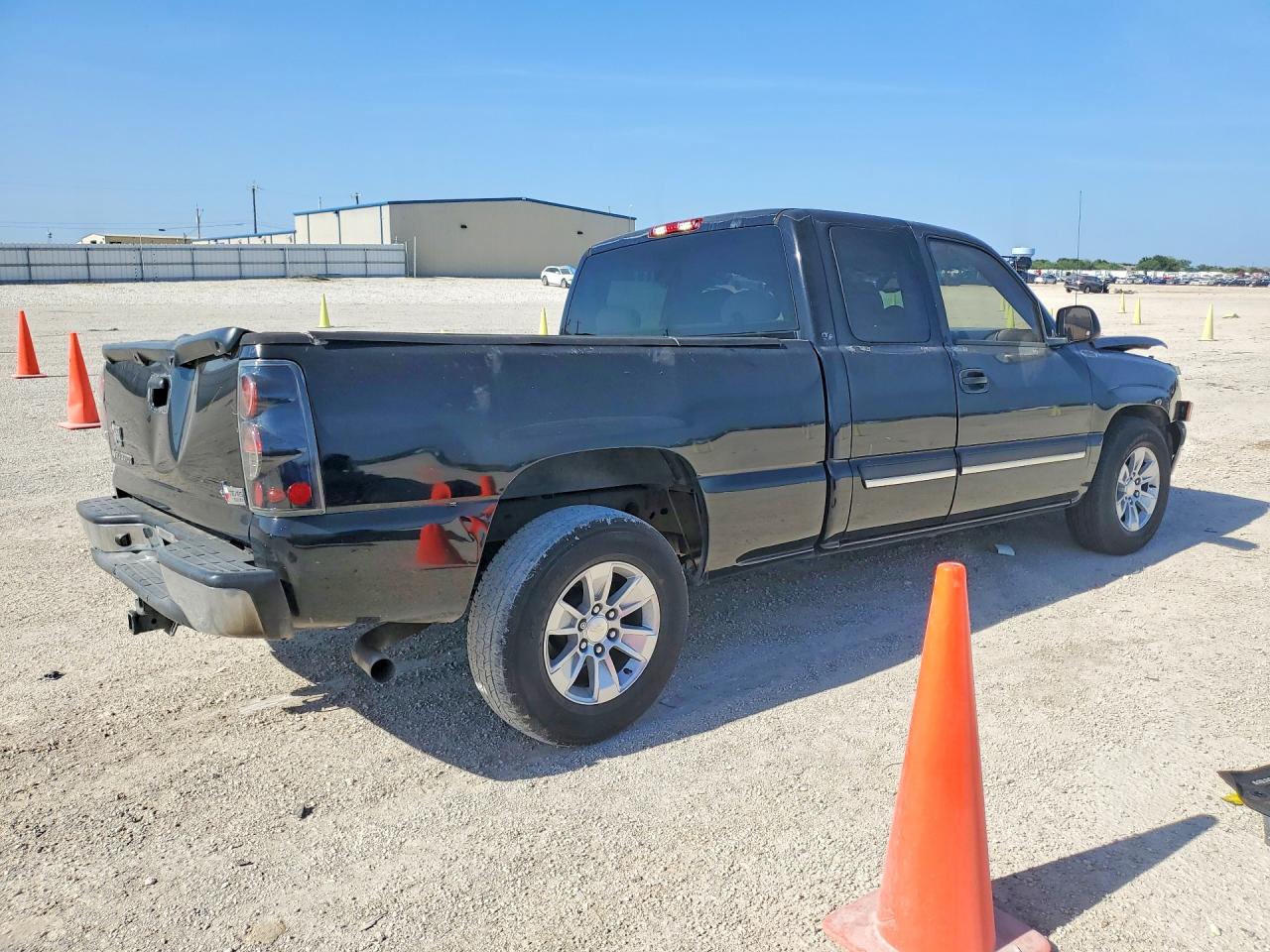 2004 Chevrolet Silverado C1500 Black vin: 2GCEC19T541173202