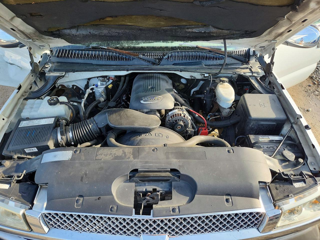 2004 Chevrolet Silverado C1500 White vin: 2GCEC19T541369642