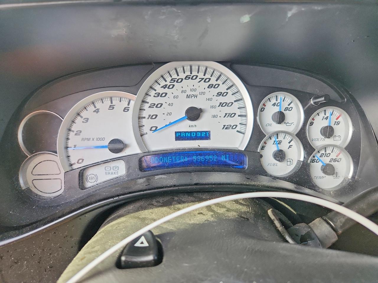2004 Chevrolet Silverado C1500 White vin: 2GCEC19T541369642