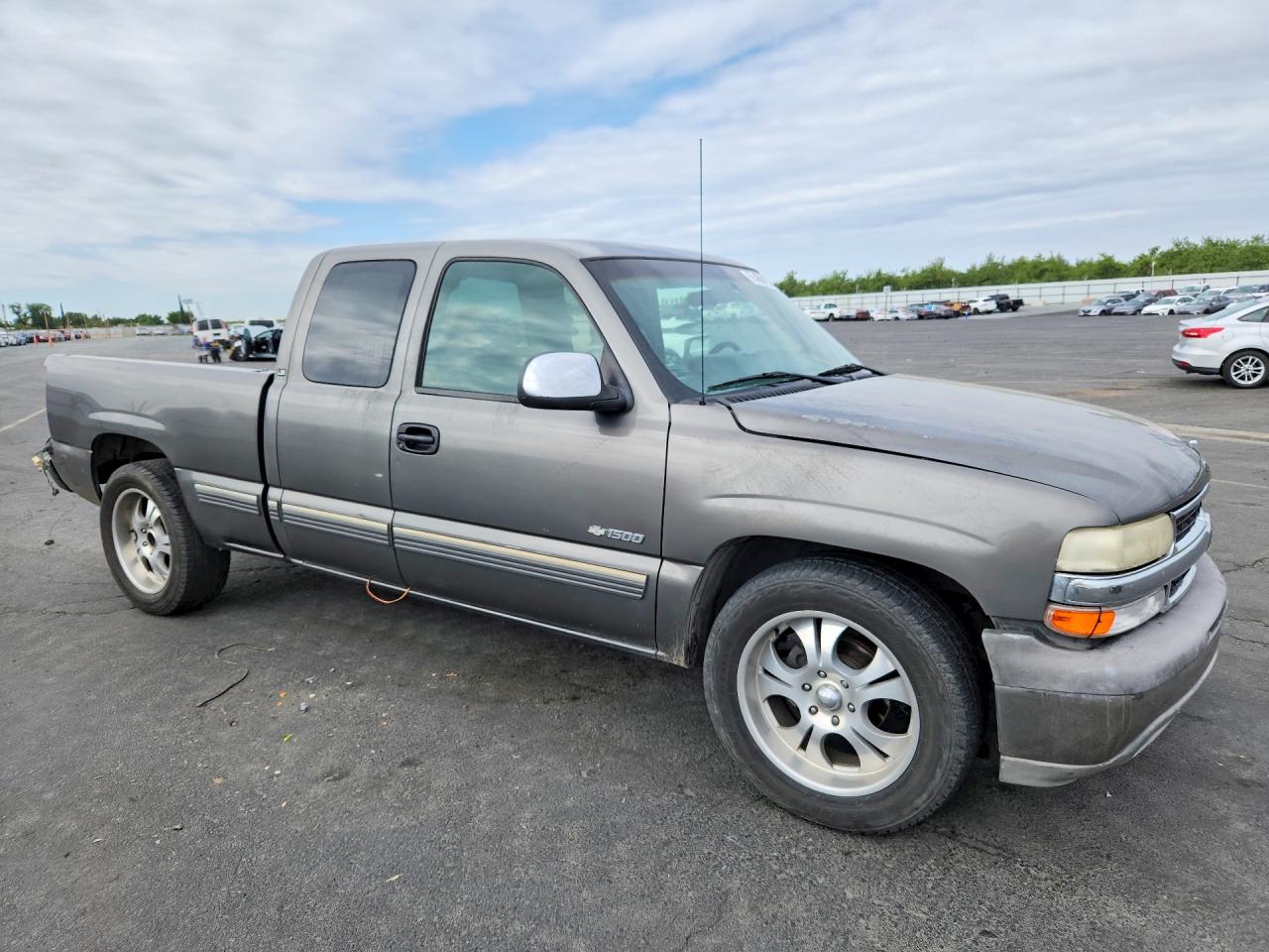 2001 Chevrolet Silverado C1500 Gray vin: 2GCEC19T611137868
