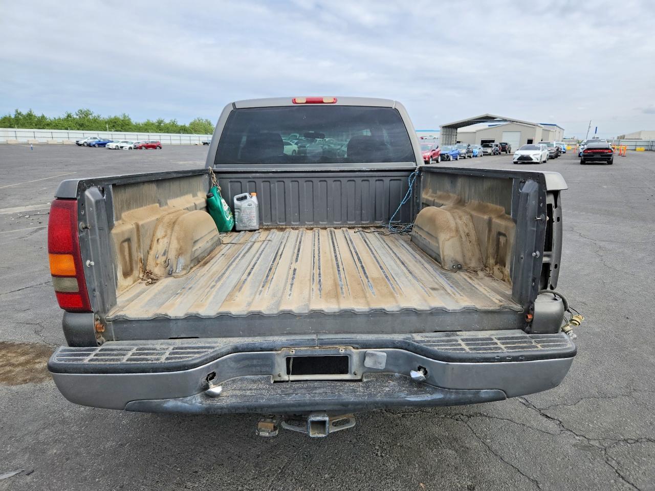 2001 Chevrolet Silverado C1500 Gray vin: 2GCEC19T611137868