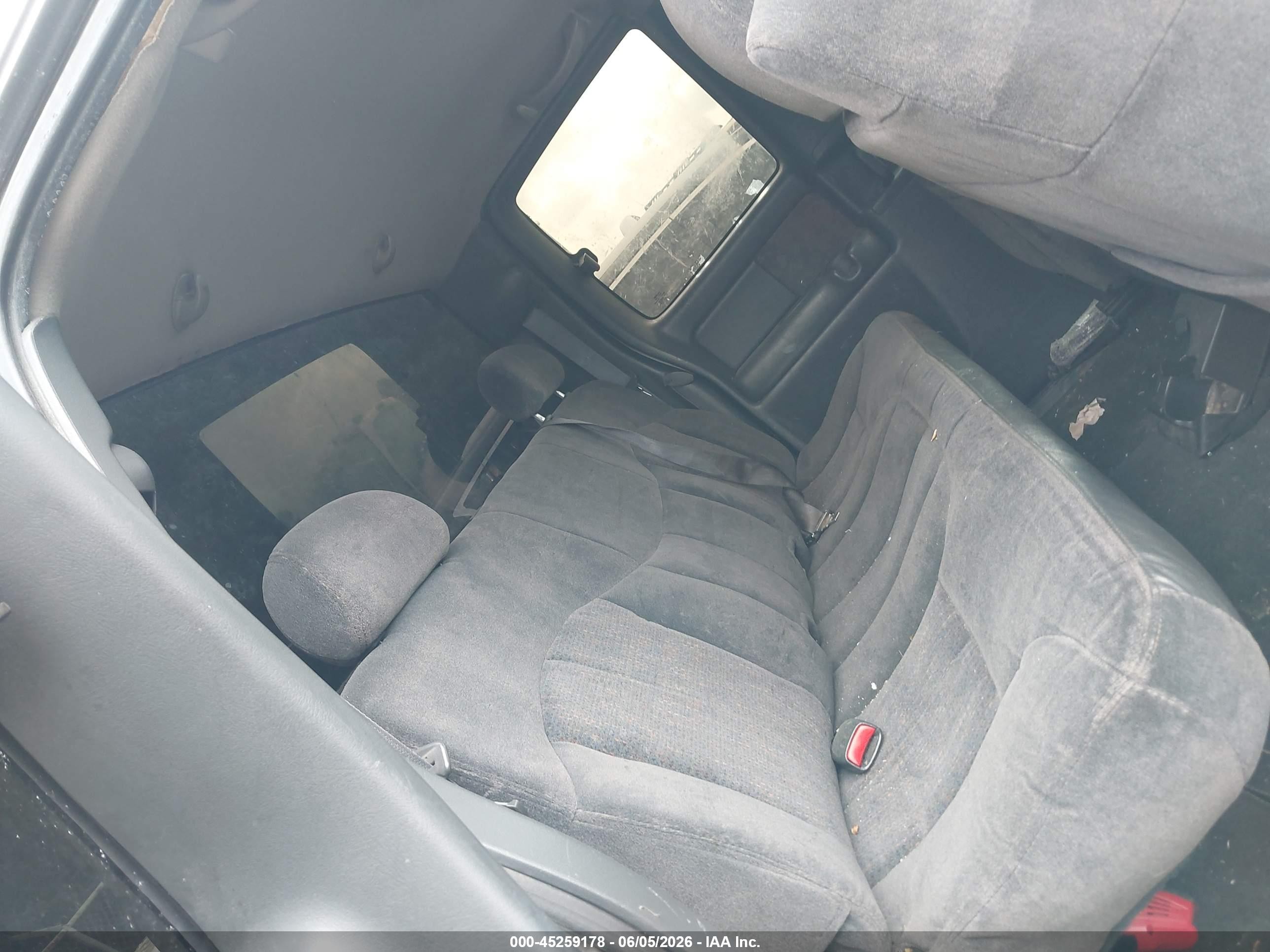2001 Chevrolet Silverado 1500 Ls Silver vin: 2GCEC19T611160275