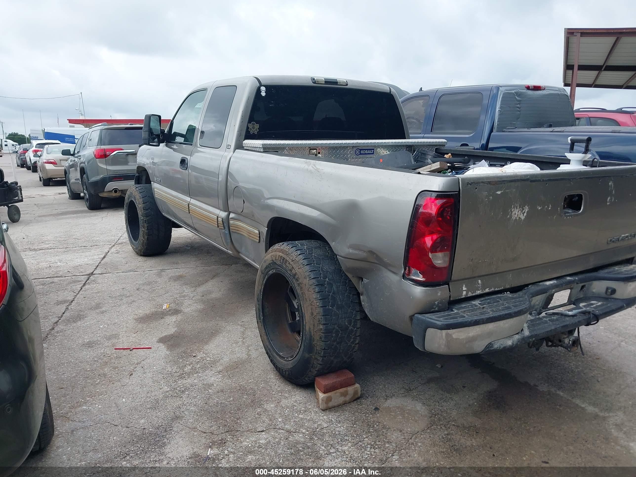2001 Chevrolet Silverado 1500 Ls Silver vin: 2GCEC19T611160275
