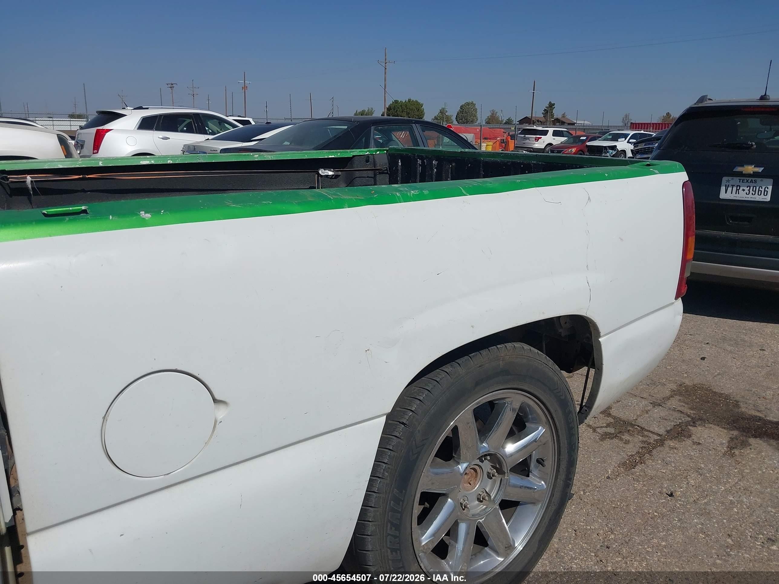 2001 Chevrolet Silverado 1500 Ls Белый vin: 2GCEC19T611342235