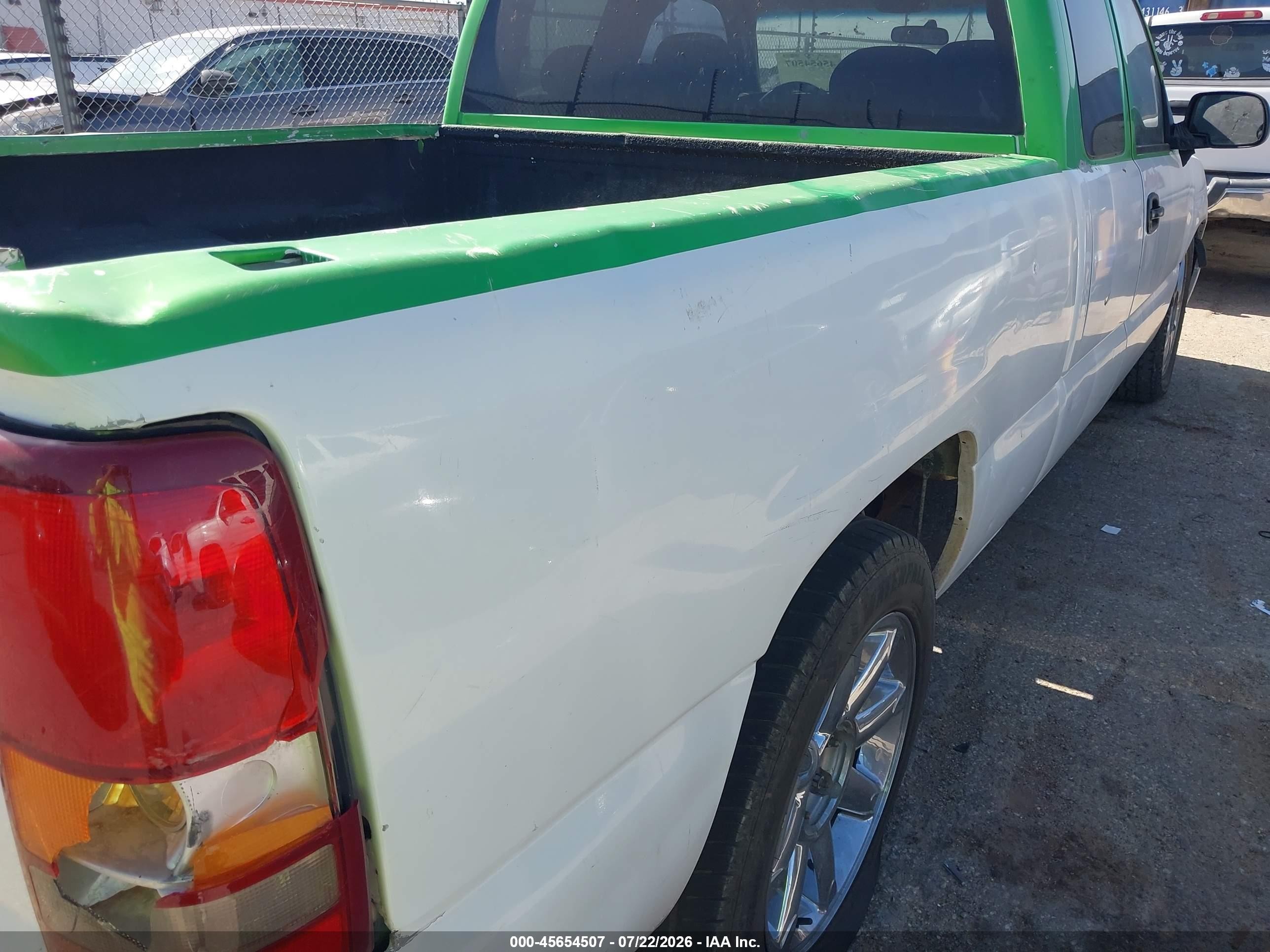 2001 Chevrolet Silverado 1500 Ls Белый vin: 2GCEC19T611342235
