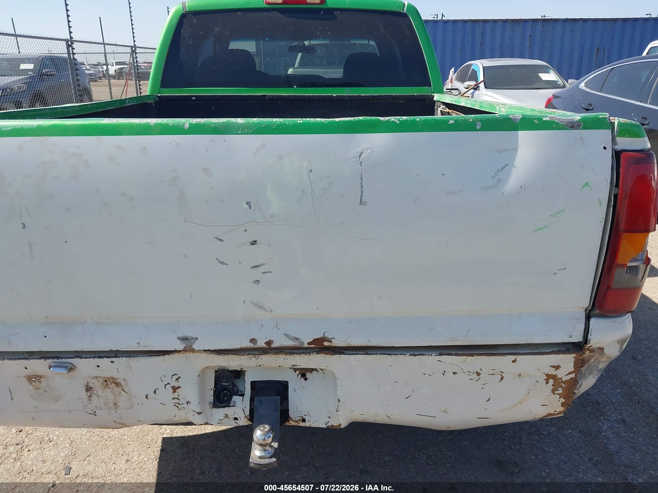 2001 Chevrolet Silverado 1500 Ls Белый vin: 2GCEC19T611342235