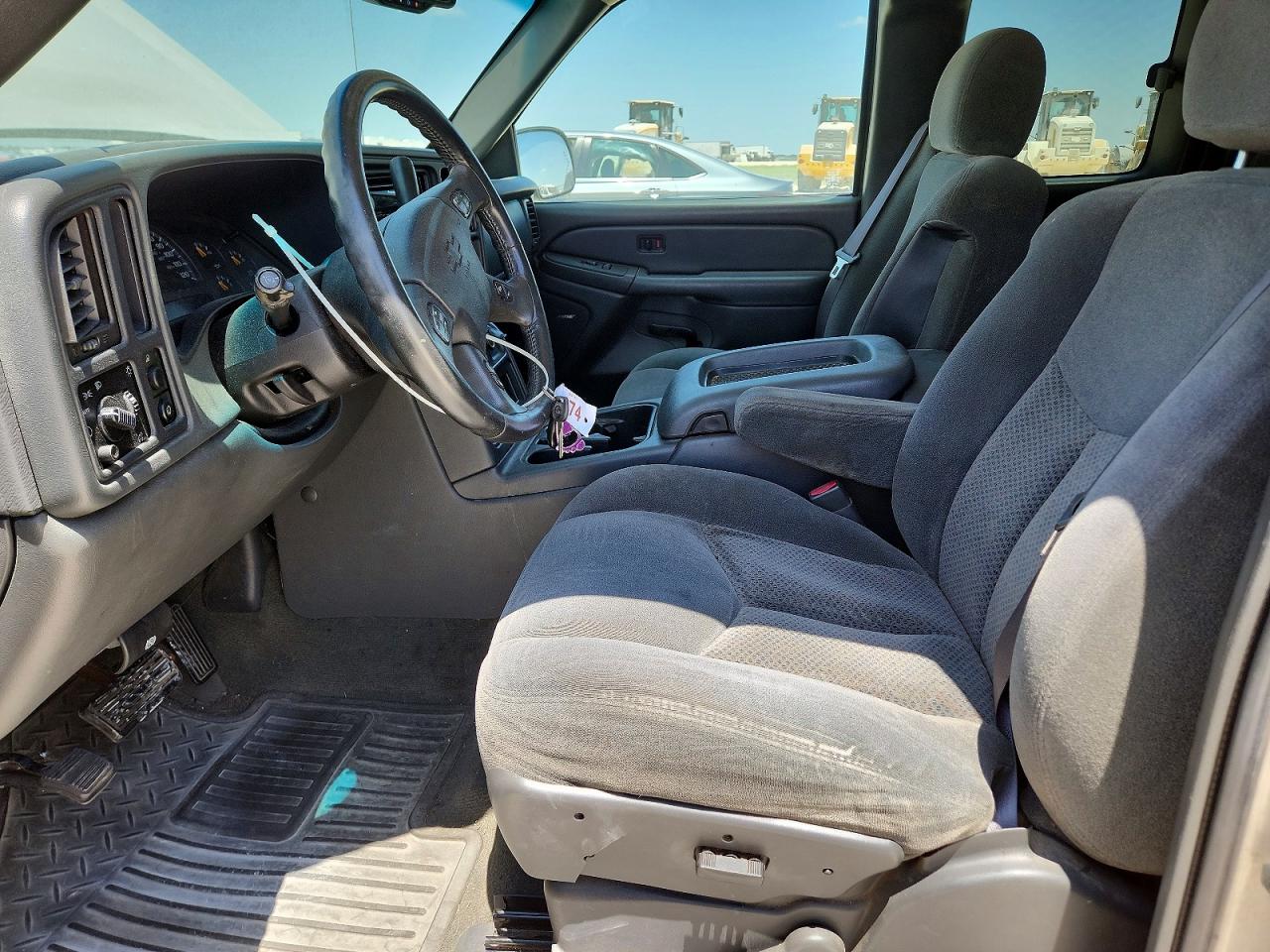 2004 Chevrolet Silverado C1500 Silver vin: 2GCEC19T641230930