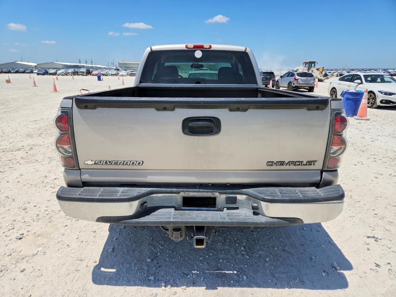 2004 Chevrolet Silverado C1500 Silver vin: 2GCEC19T641230930