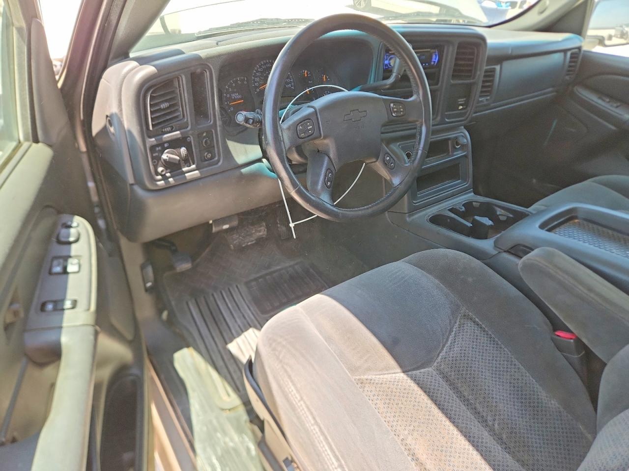 2004 Chevrolet Silverado C1500 Silver vin: 2GCEC19T641230930
