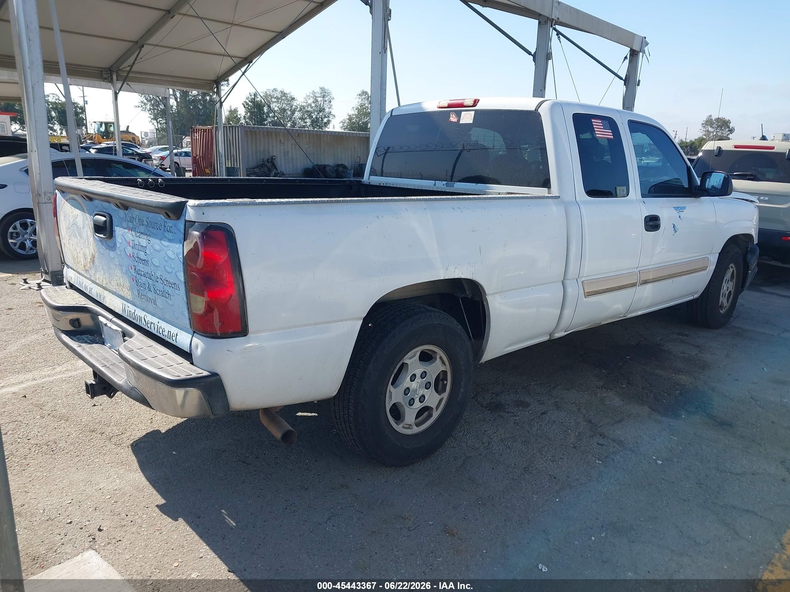 2004 Chevrolet Silverado 1500 Ls White vin: 2GCEC19T641384733