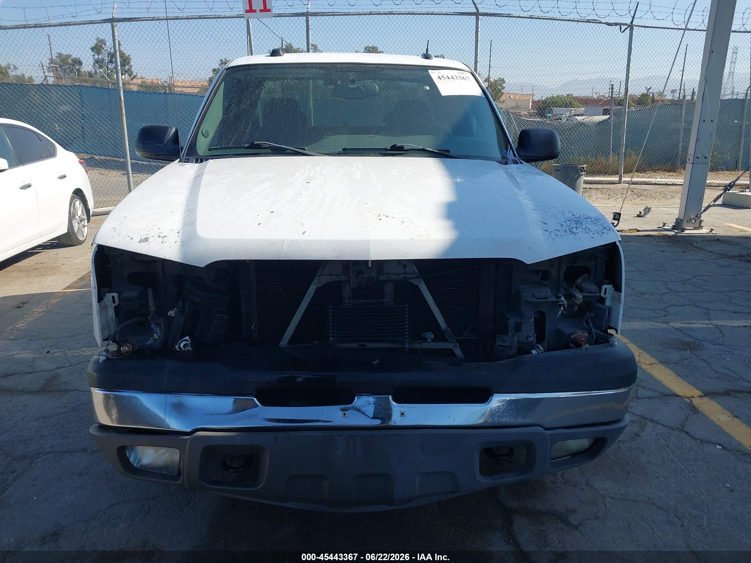 2004 Chevrolet Silverado 1500 Ls White vin: 2GCEC19T641384733