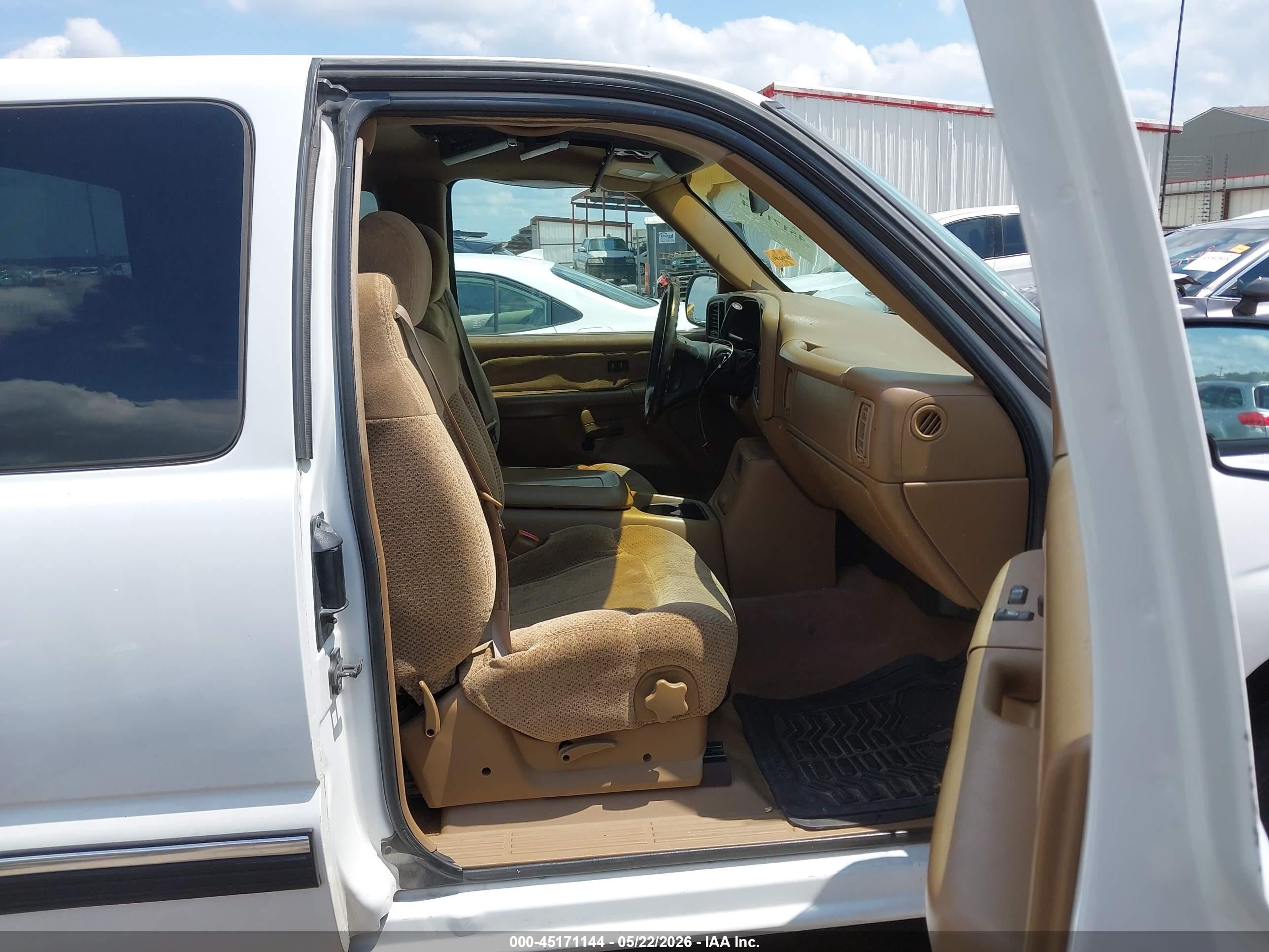 1999 Chevrolet Silverado 1500 Ls White vin: 2GCEC19T6X1160978