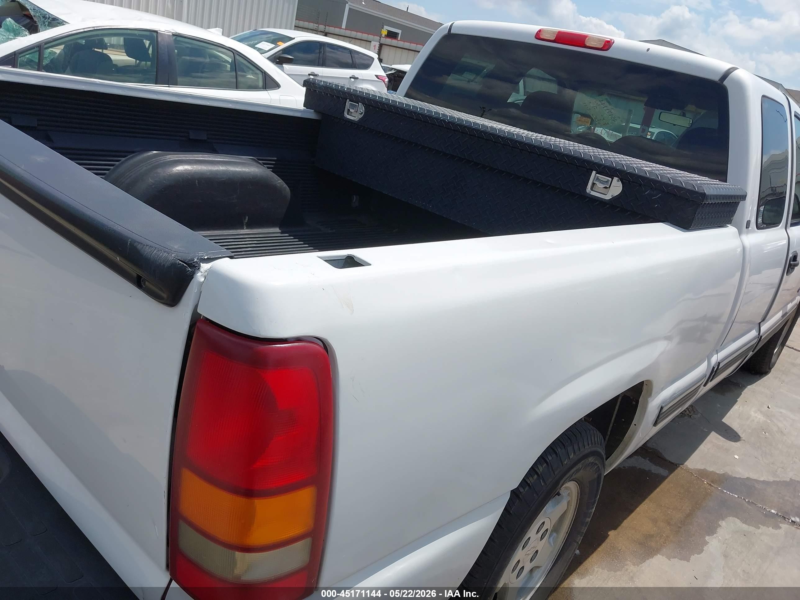 1999 Chevrolet Silverado 1500 Ls White vin: 2GCEC19T6X1160978